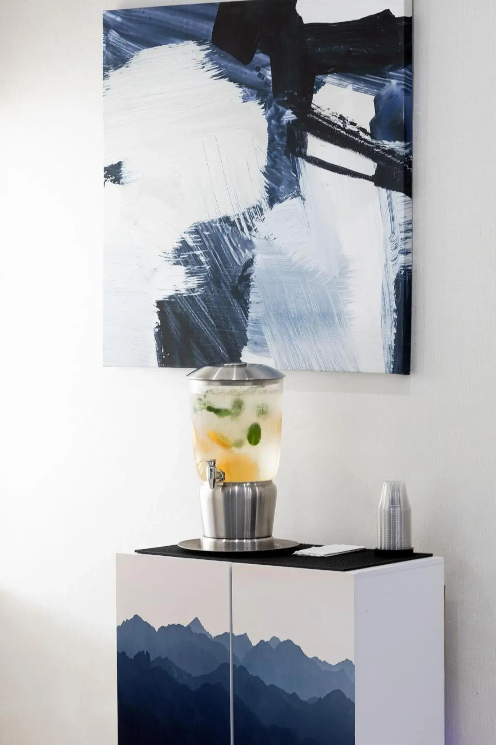 Lobby or reception in Holiday Inn Express & Suites Chicago West - St Charles by IHG Lobby or reception in Holiday Inn Express & Suites Chicago West - St Charles by IHG