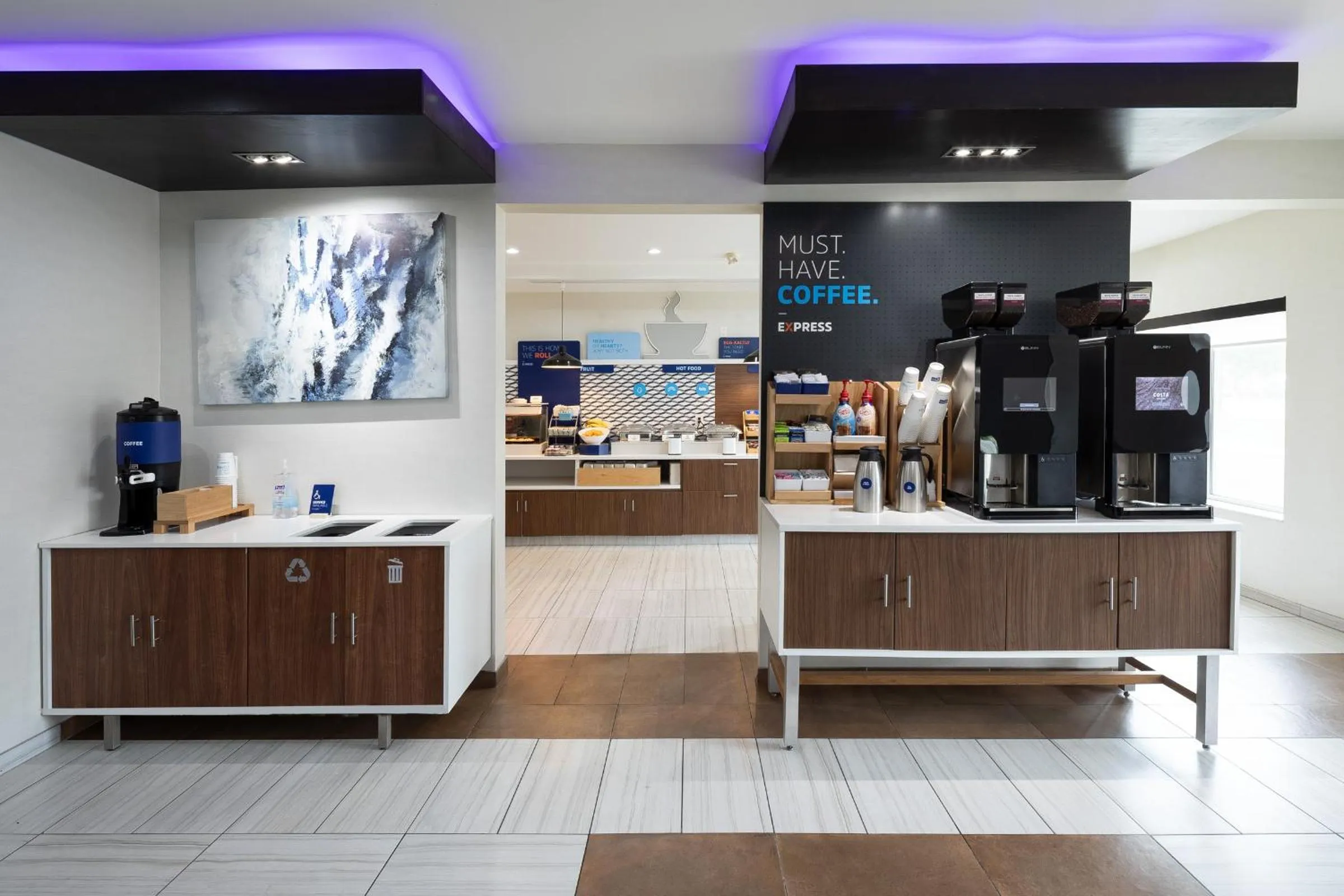 Buffet breakfast in Holiday Inn Express & Suites Chicago West - St Charles by IHG