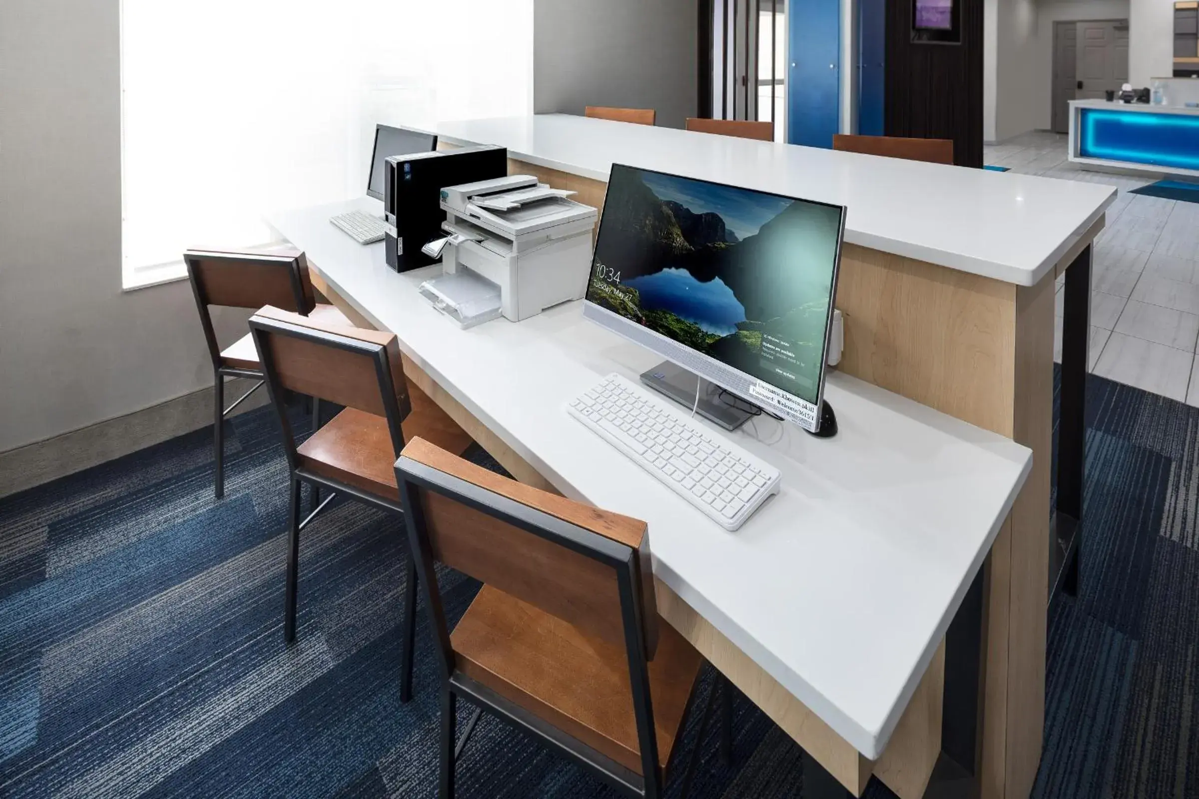 Property building in Holiday Inn Express & Suites Chicago West - St Charles by IHG Property building in Holiday Inn Express & Suites Chicago West - St Charles by IHG