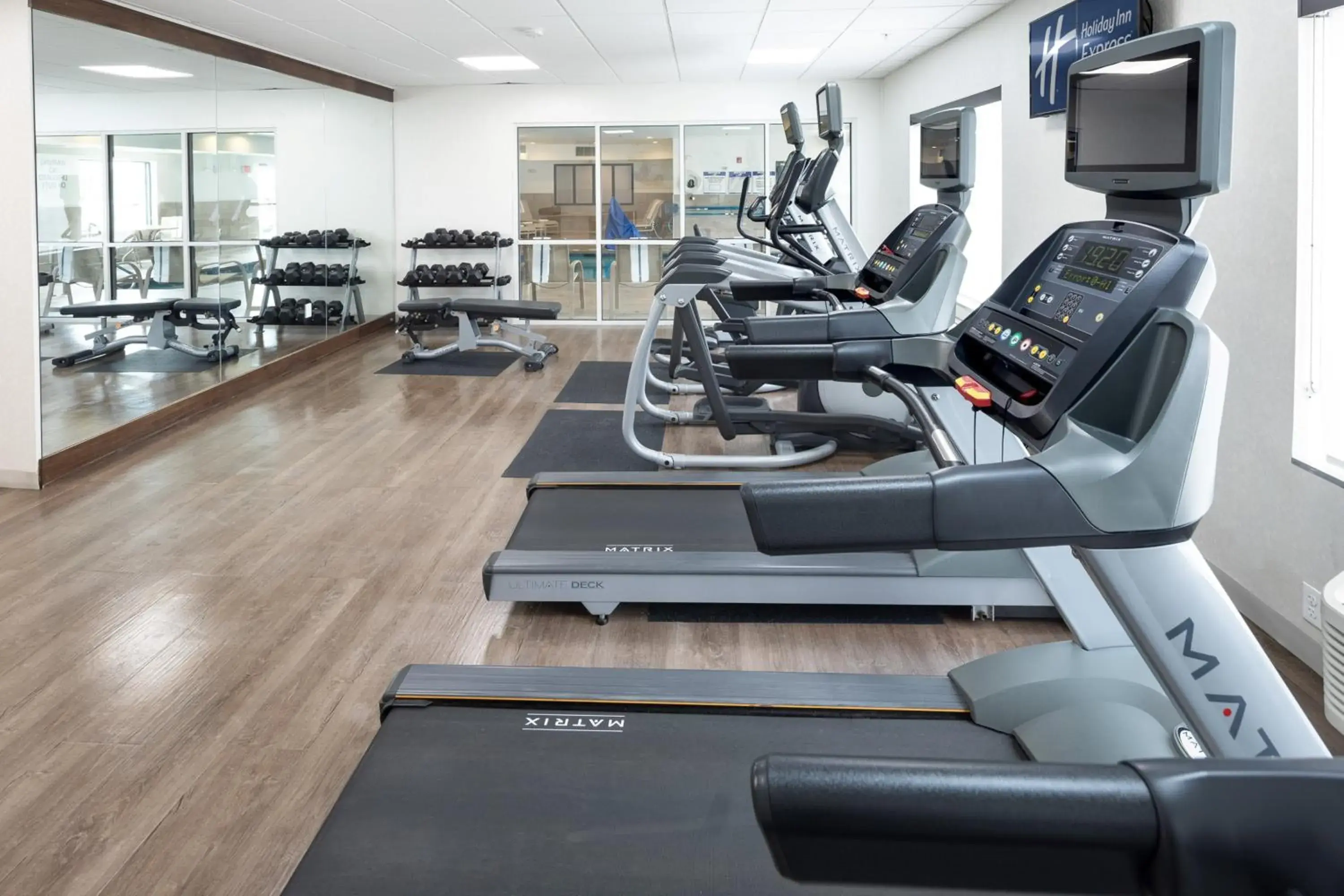 Fitness centre/facilities in Holiday Inn Express & Suites Chicago West - St Charles by IHG Fitness centre/facilities in Holiday Inn Express & Suites Chicago West - St Charles by IHG