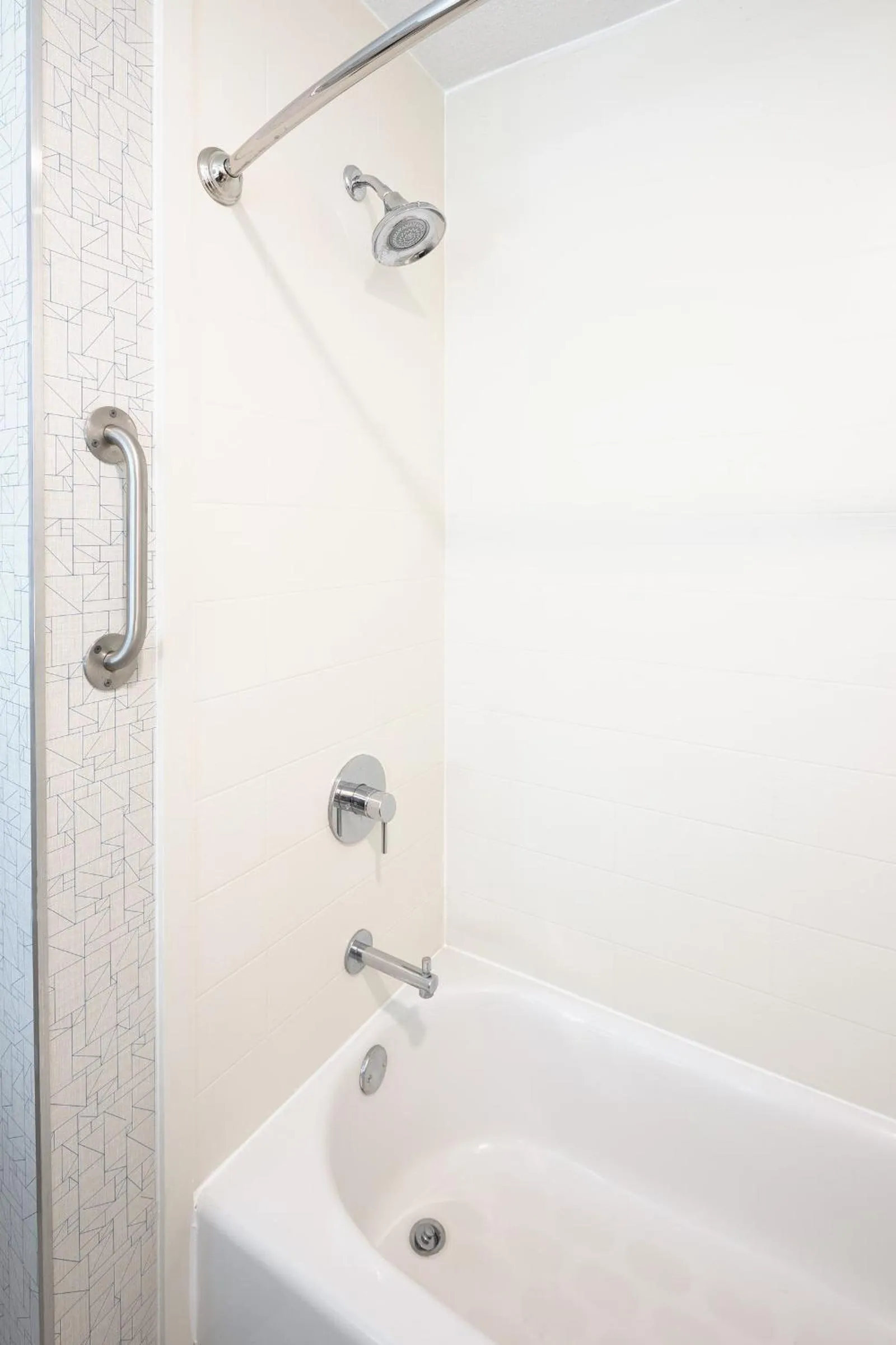 Bath in Holiday Inn Express & Suites Chicago West - St Charles by IHG