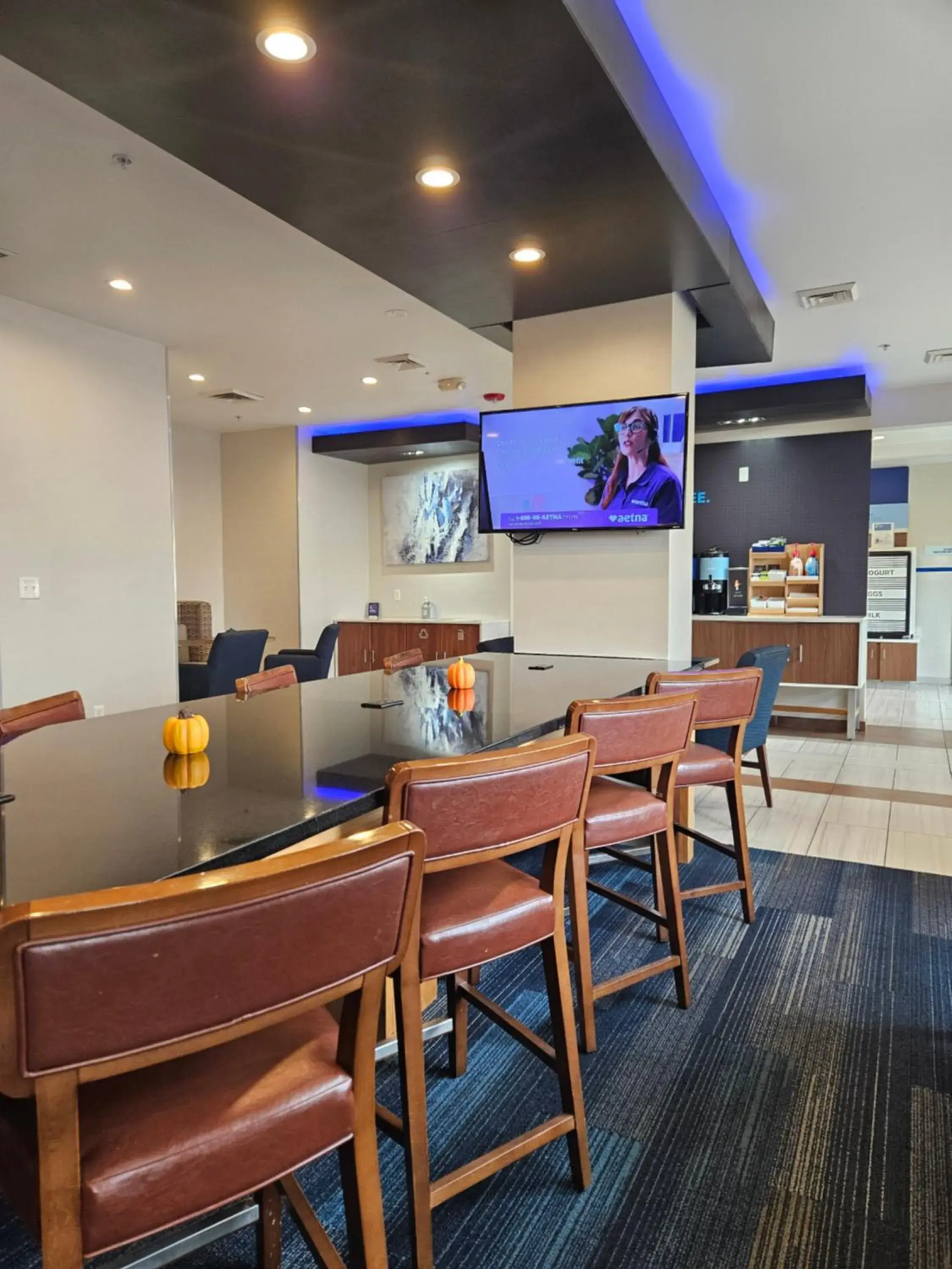 Property building in Holiday Inn Express & Suites Chicago West - St Charles by IHG Property building in Holiday Inn Express & Suites Chicago West - St Charles by IHG