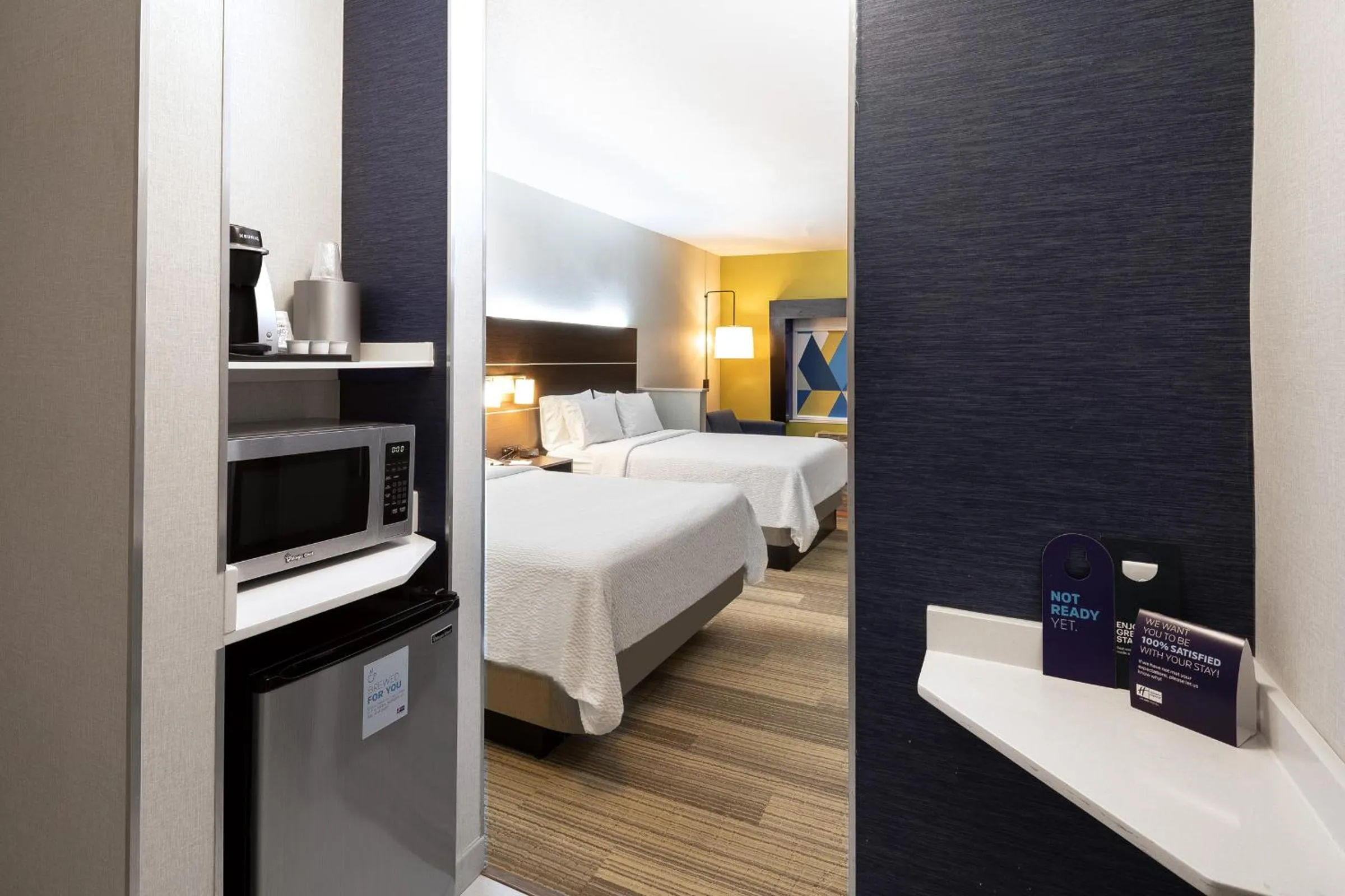 Bed in Holiday Inn Express & Suites Chicago West - St Charles by IHG