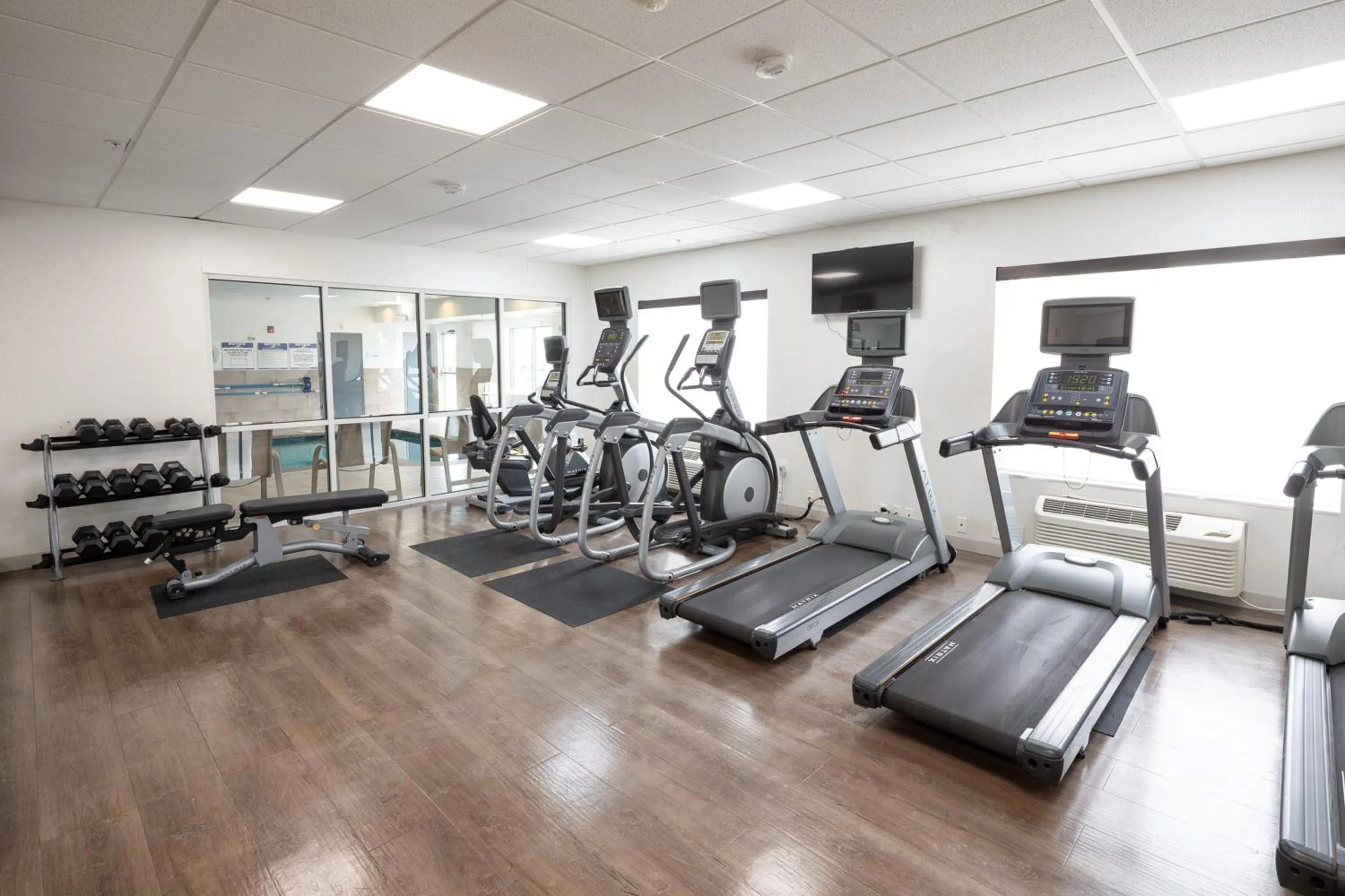 Fitness centre/facilities in Holiday Inn Express & Suites Chicago West - St Charles by IHG