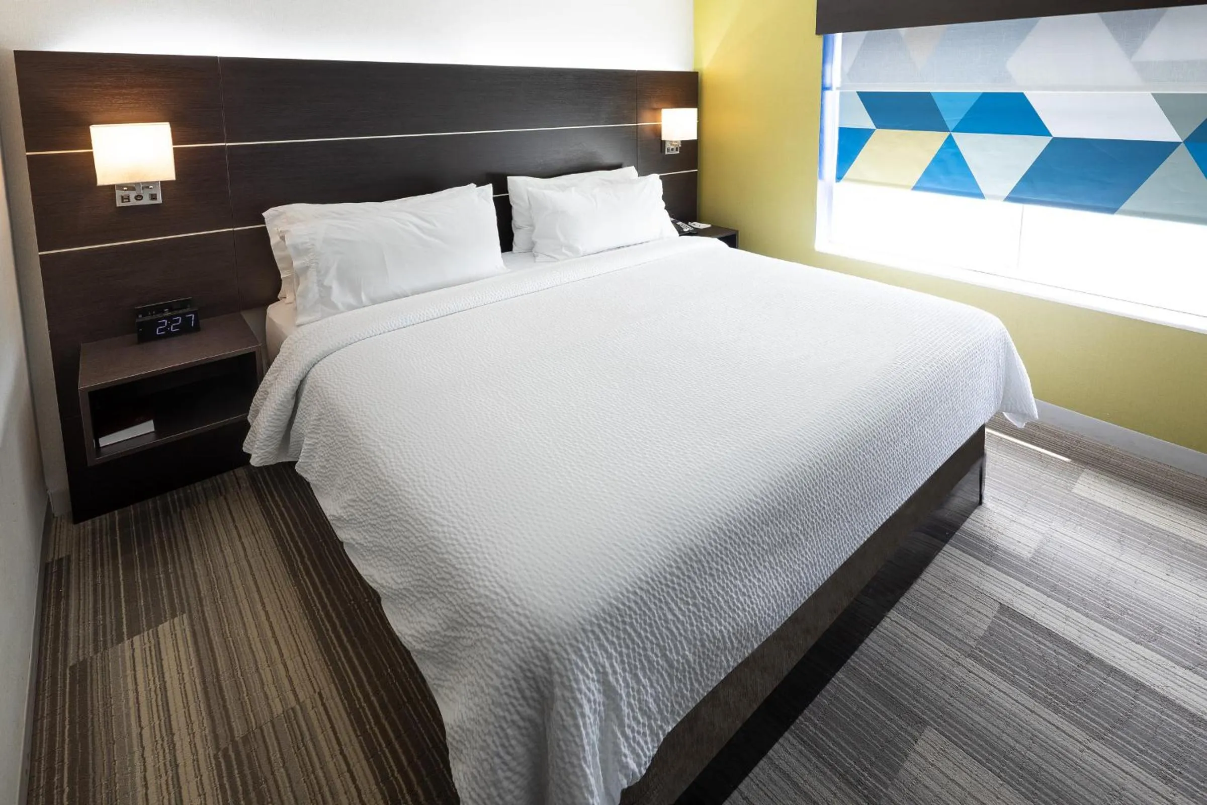 Bedroom, Bed in Holiday Inn Express & Suites Chicago West - St Charles by IHG