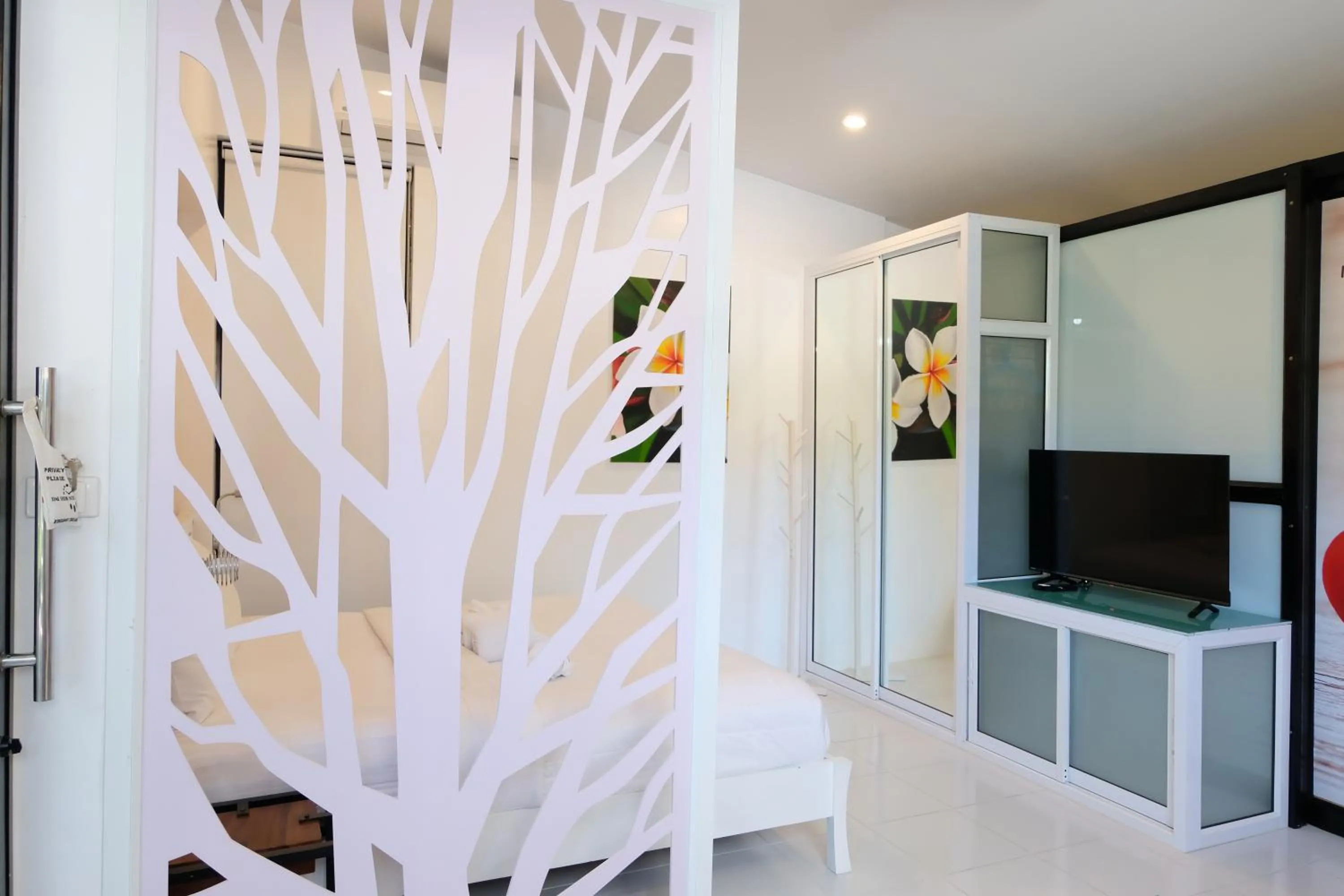 TV and multimedia in Baan Poon Garden