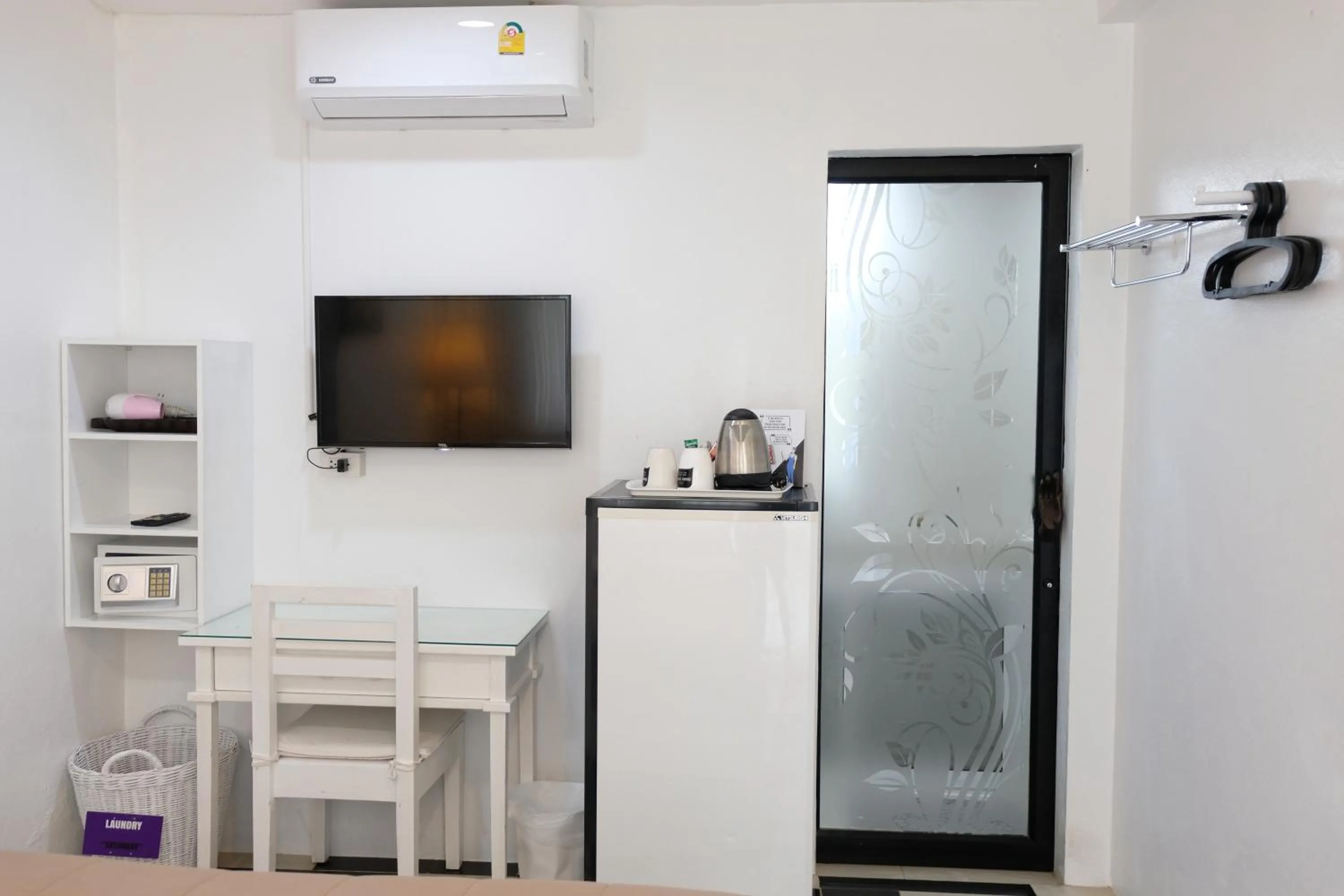 TV and multimedia in Baan Poon Garden