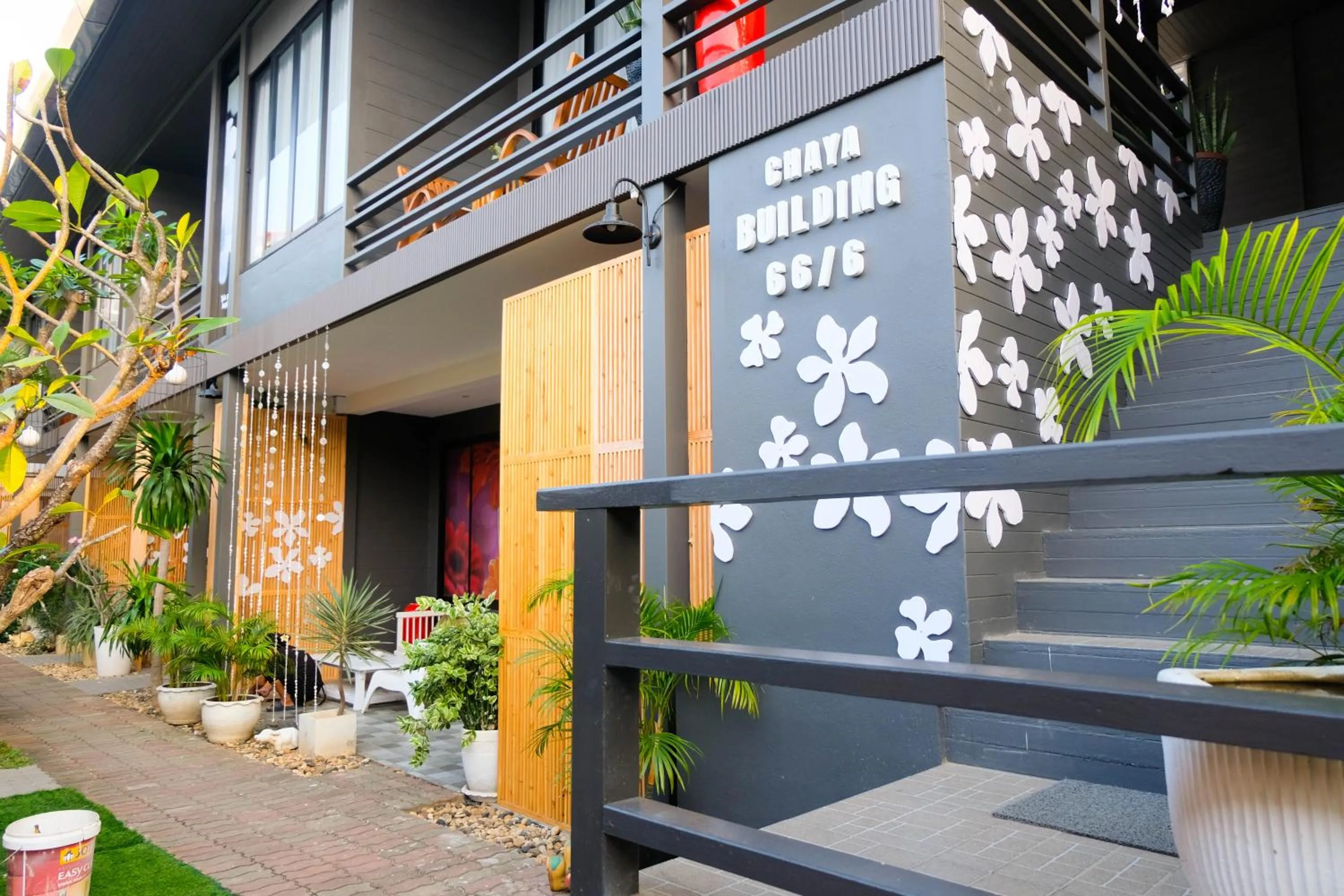 Facade/entrance in Baan Poon Garden