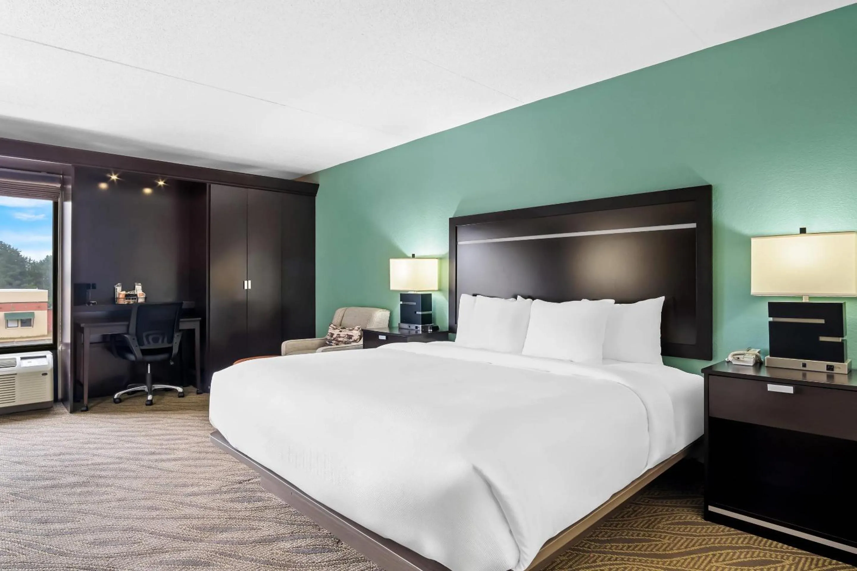 Bedroom, Bed in Comfort Inn Cadillac