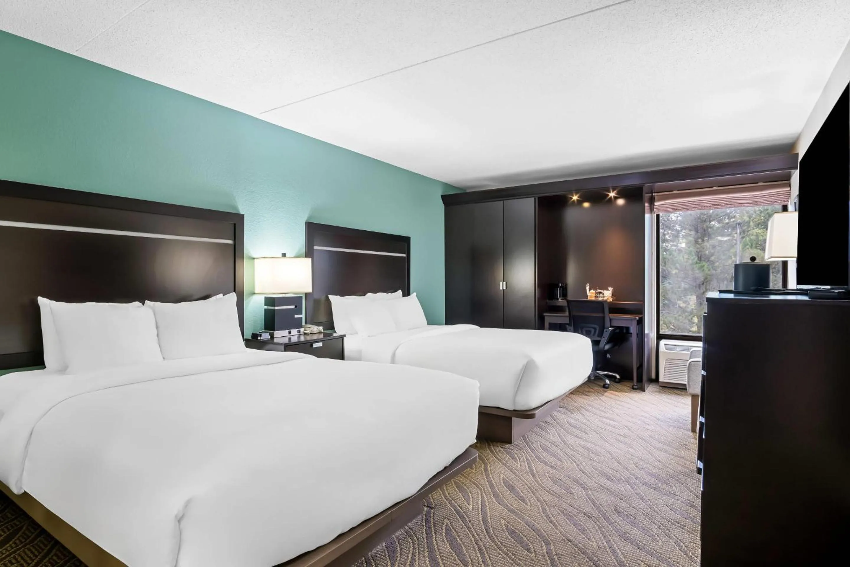 Bedroom, Bed in Comfort Inn Cadillac