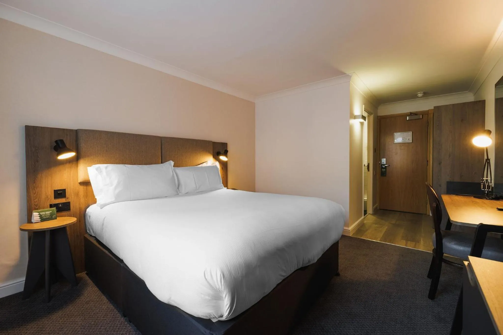 Bed in Holiday Inn Newcastle South by IHG