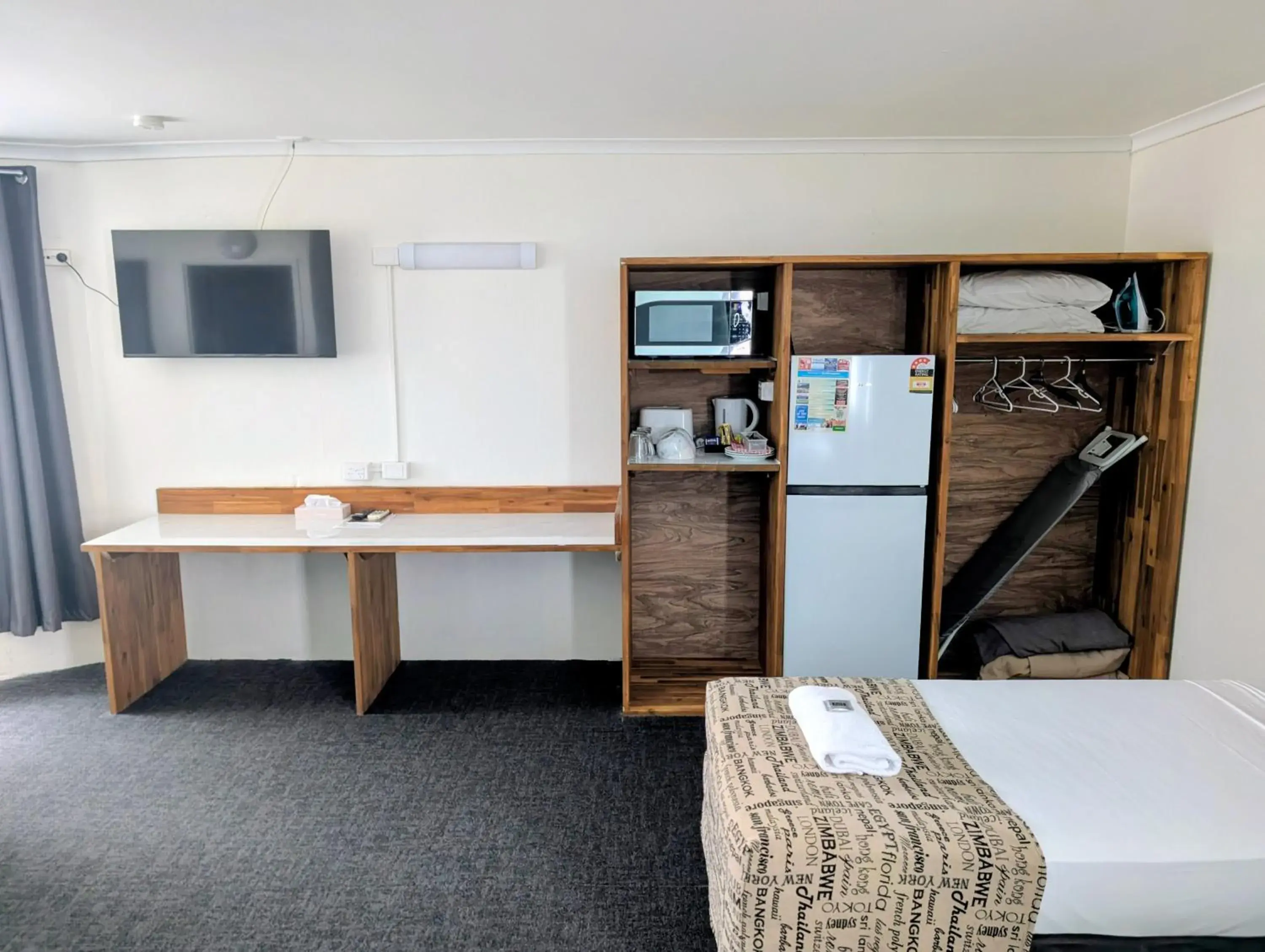 Bedroom, Bed in Hampton Villa Motel Bedroom, Bed in Hampton Villa Motel