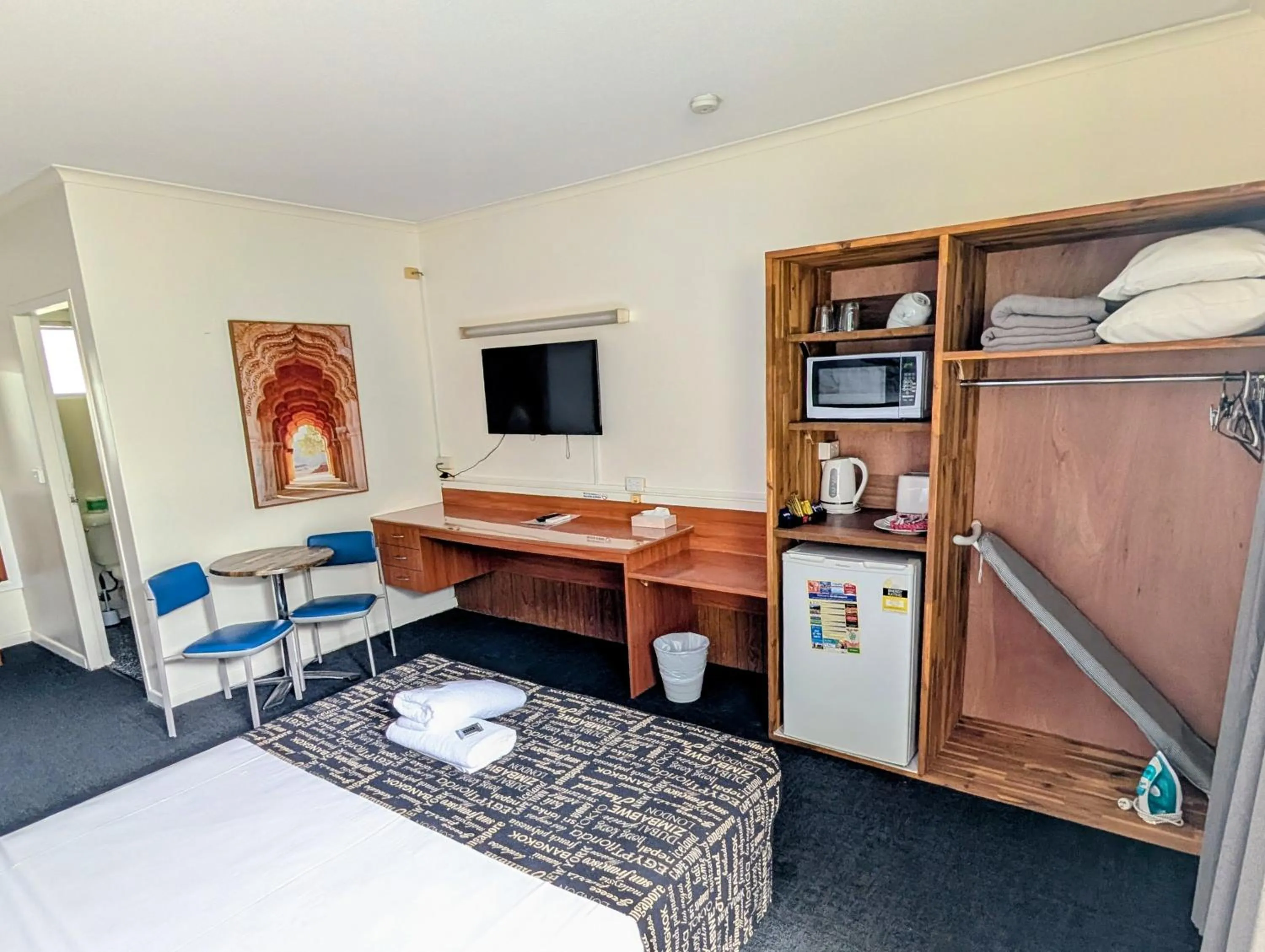 Bedroom in Hampton Villa Motel