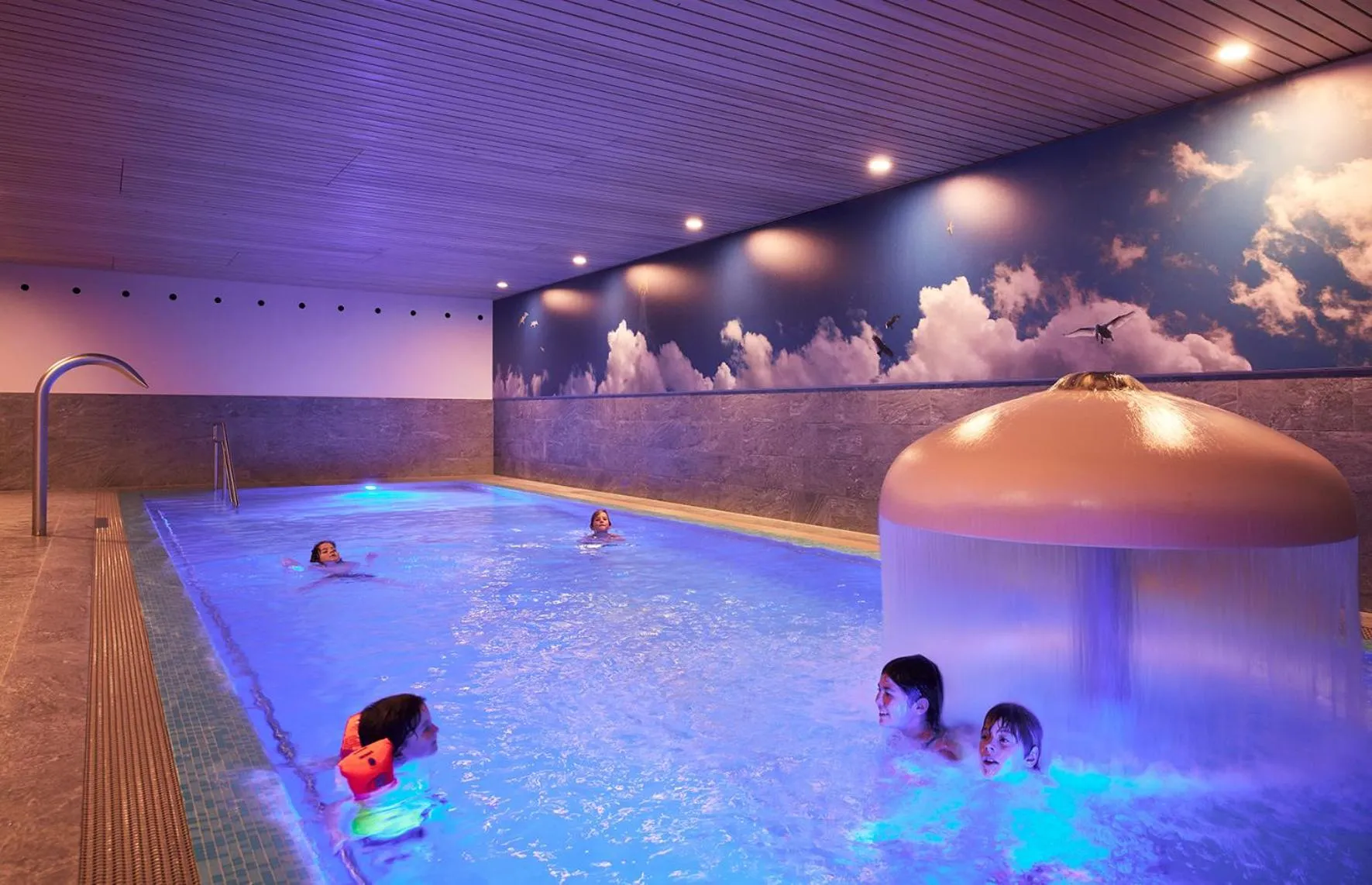 Swimming pool in Hotel die Wälderin-Wellness, Sport & Natur
