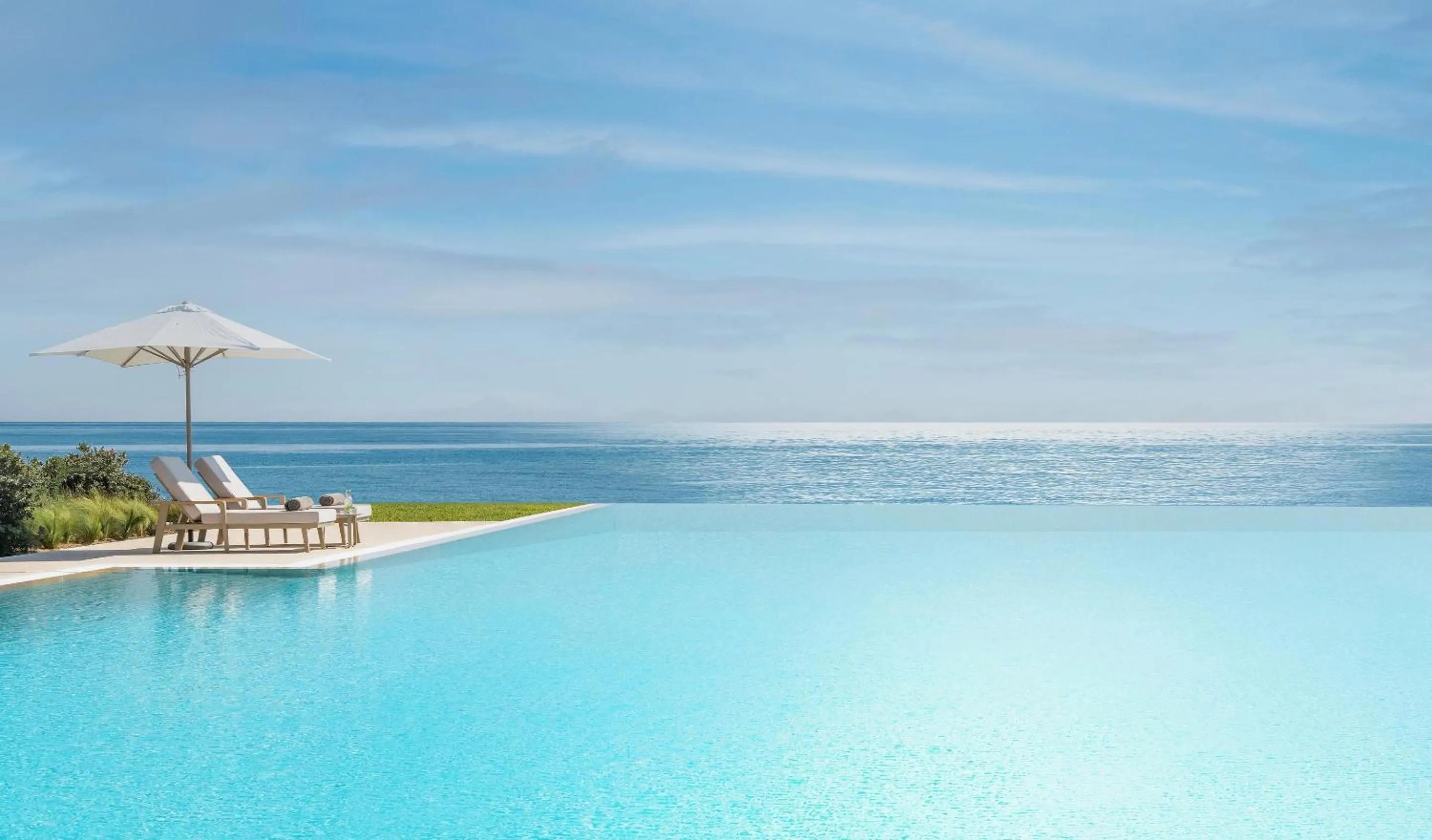 Swimming pool in Ikos Andalusia