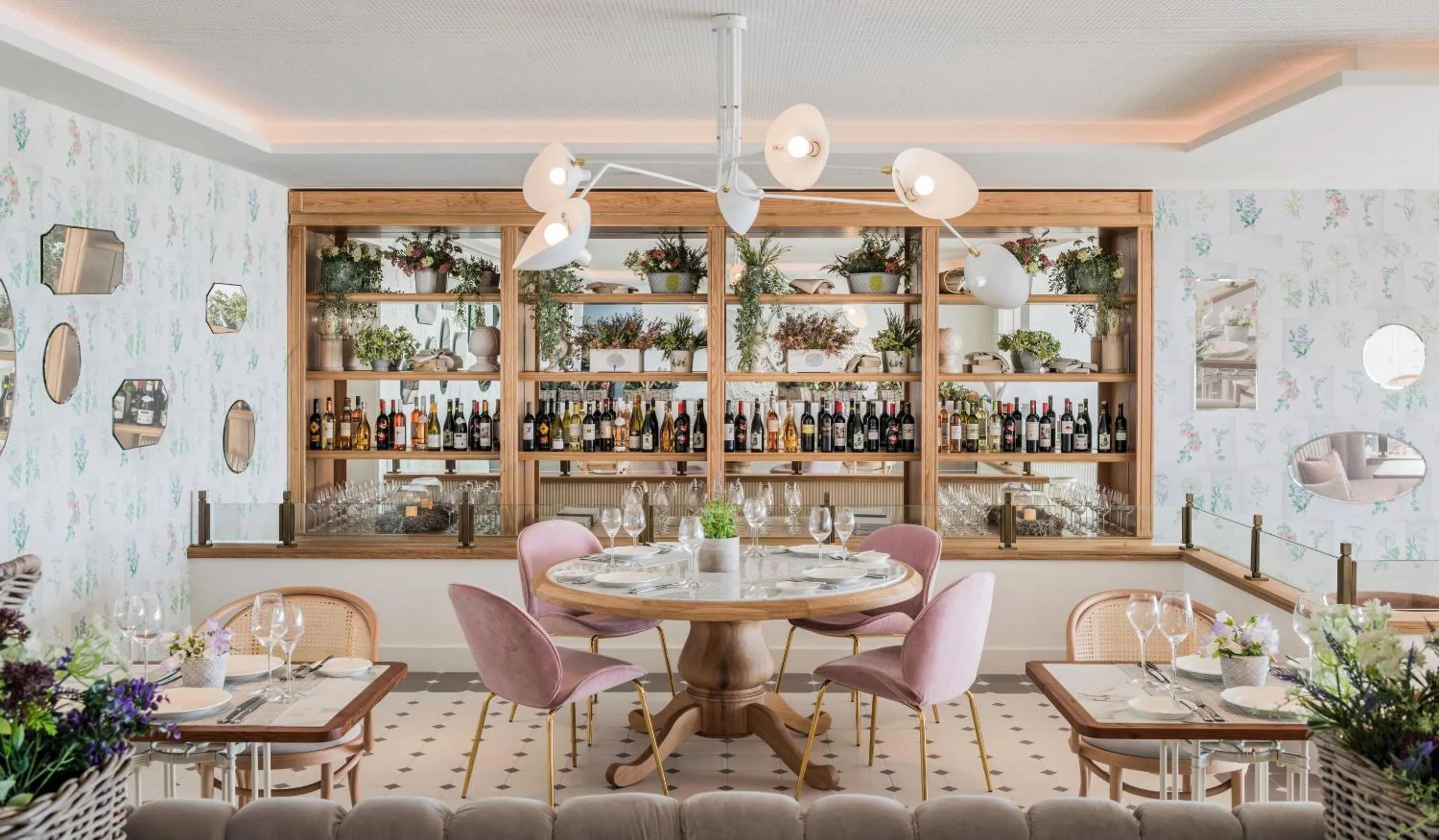 Restaurant/places to eat in Ikos Andalusia