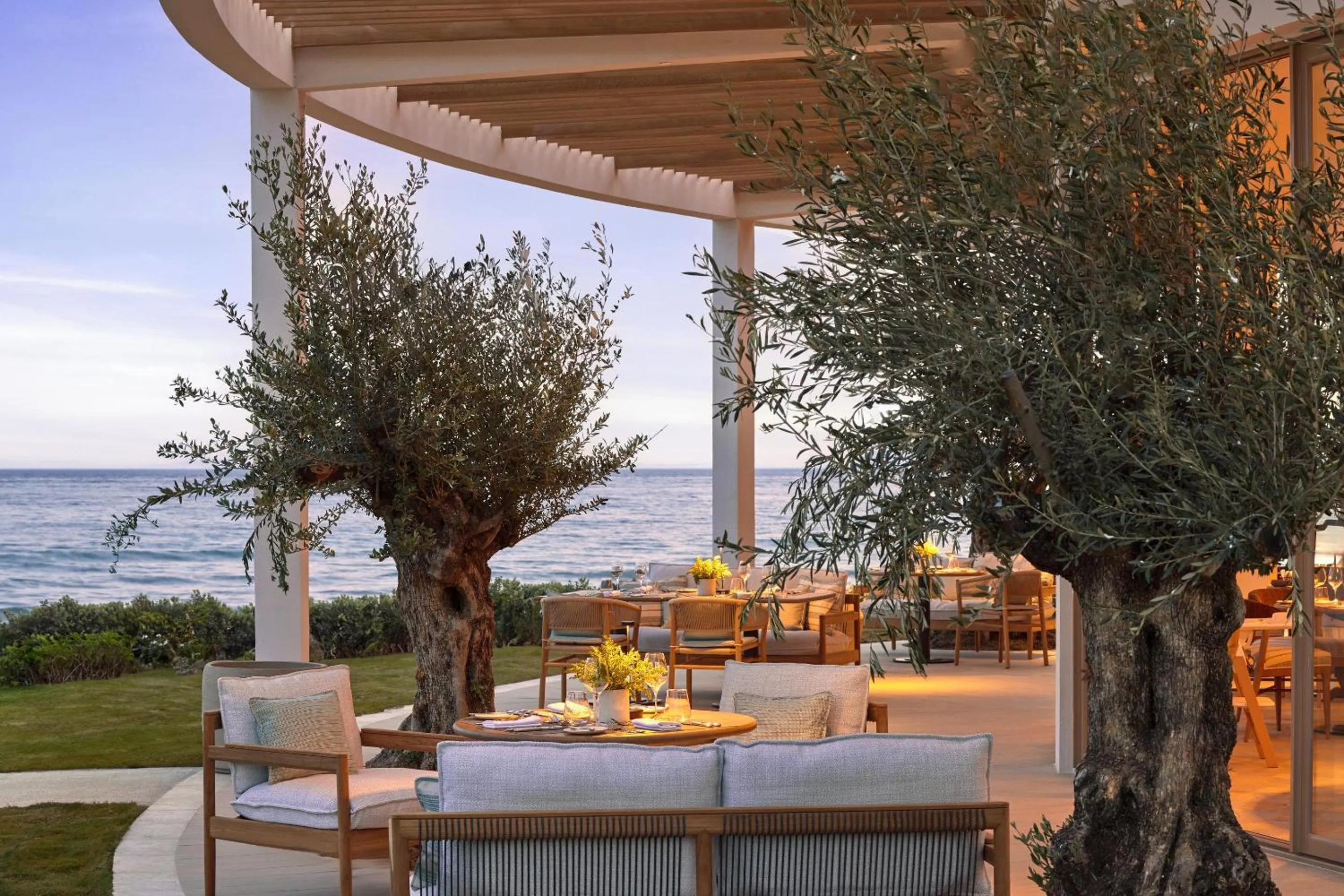 Restaurant/places to eat in Ikos Andalusia