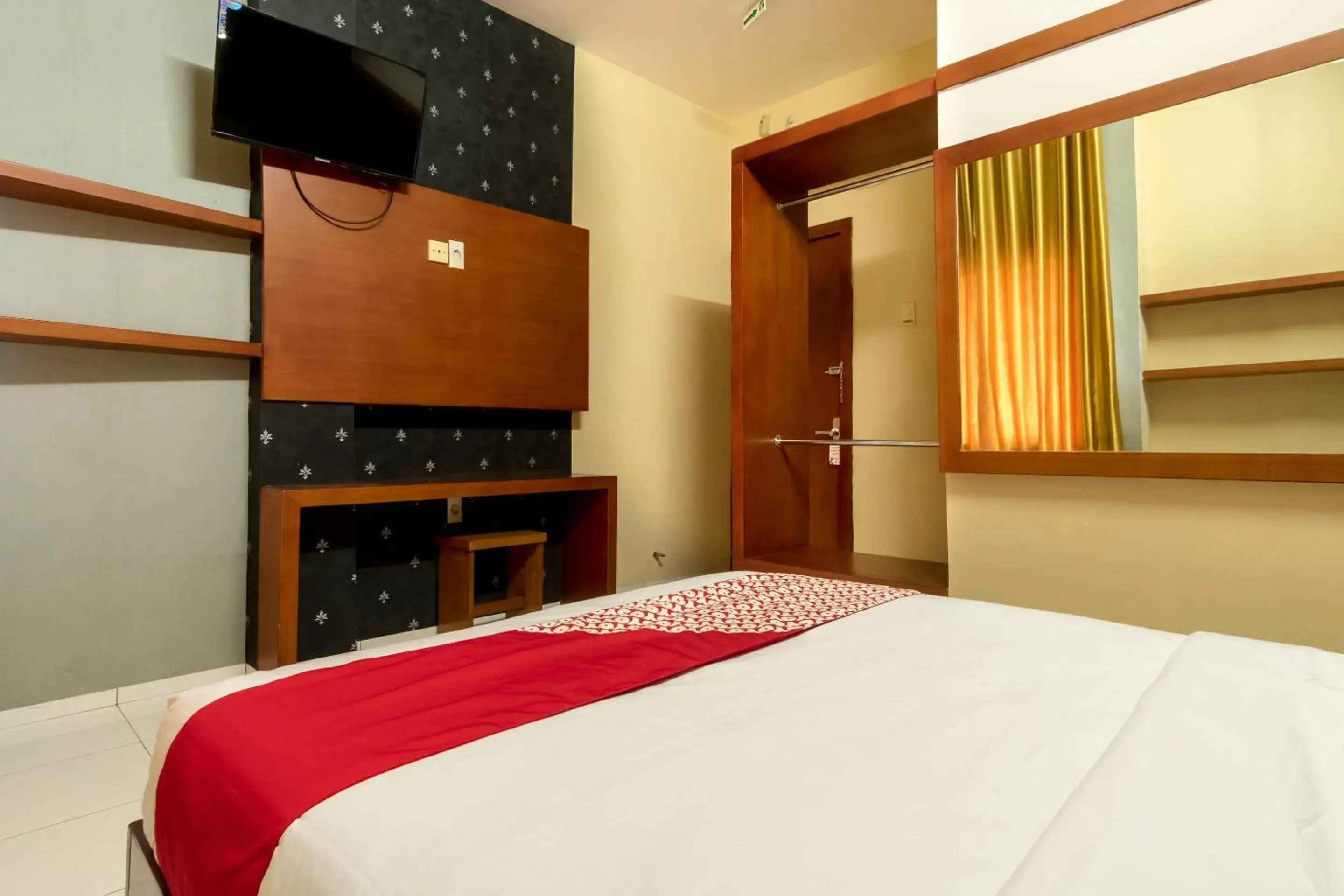 Bedroom in Capital O 615 Residence Puri Hotel Syariah Bedroom in Capital O 615 Residence Puri Hotel Syariah