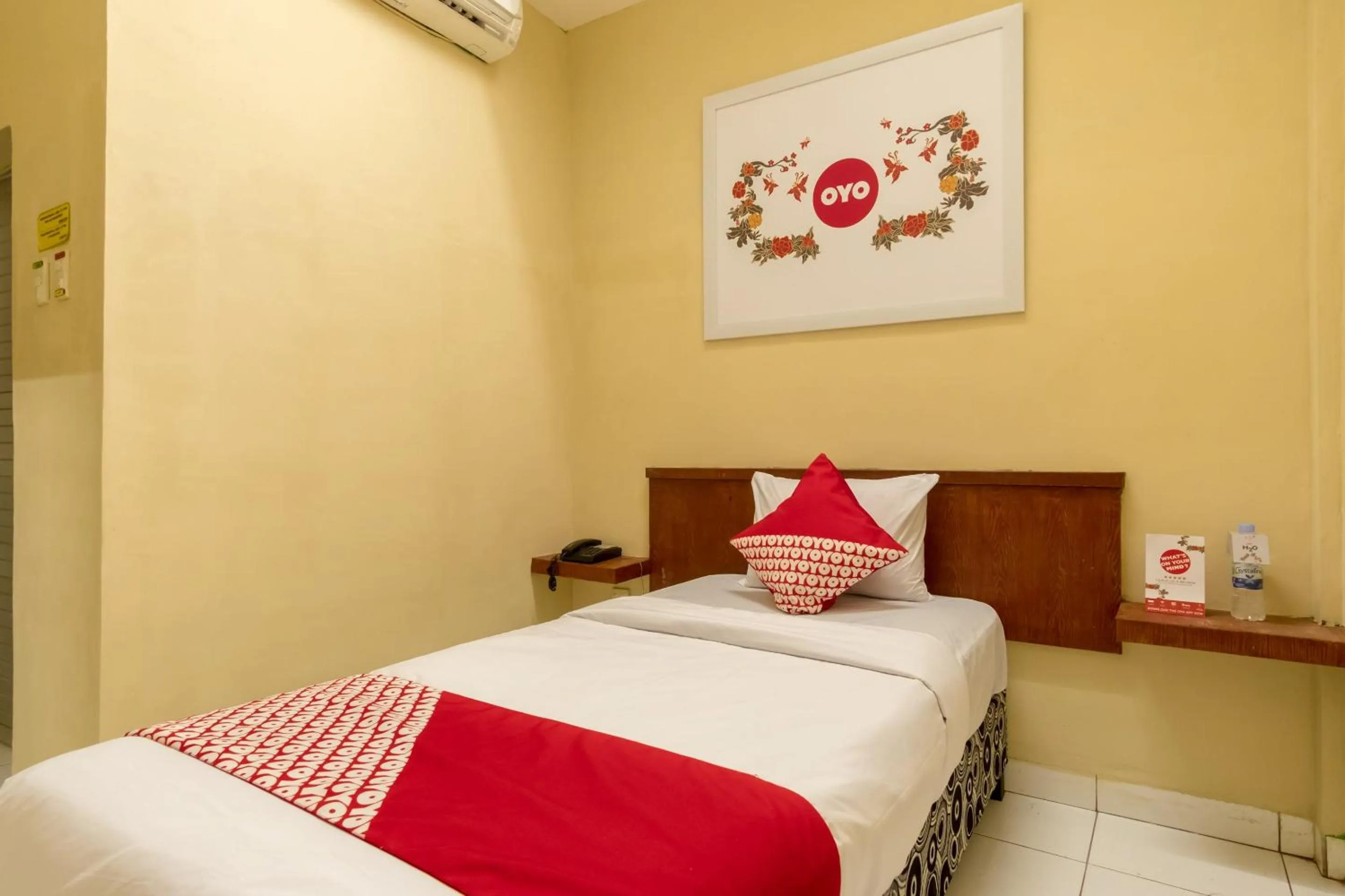 Bedroom in Capital O 615 Residence Puri Hotel Syariah