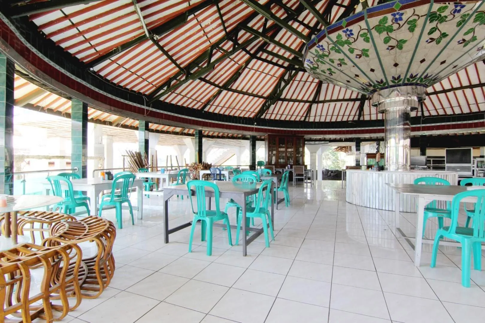 Restaurant/places to eat in Villa Penginapan Purnama