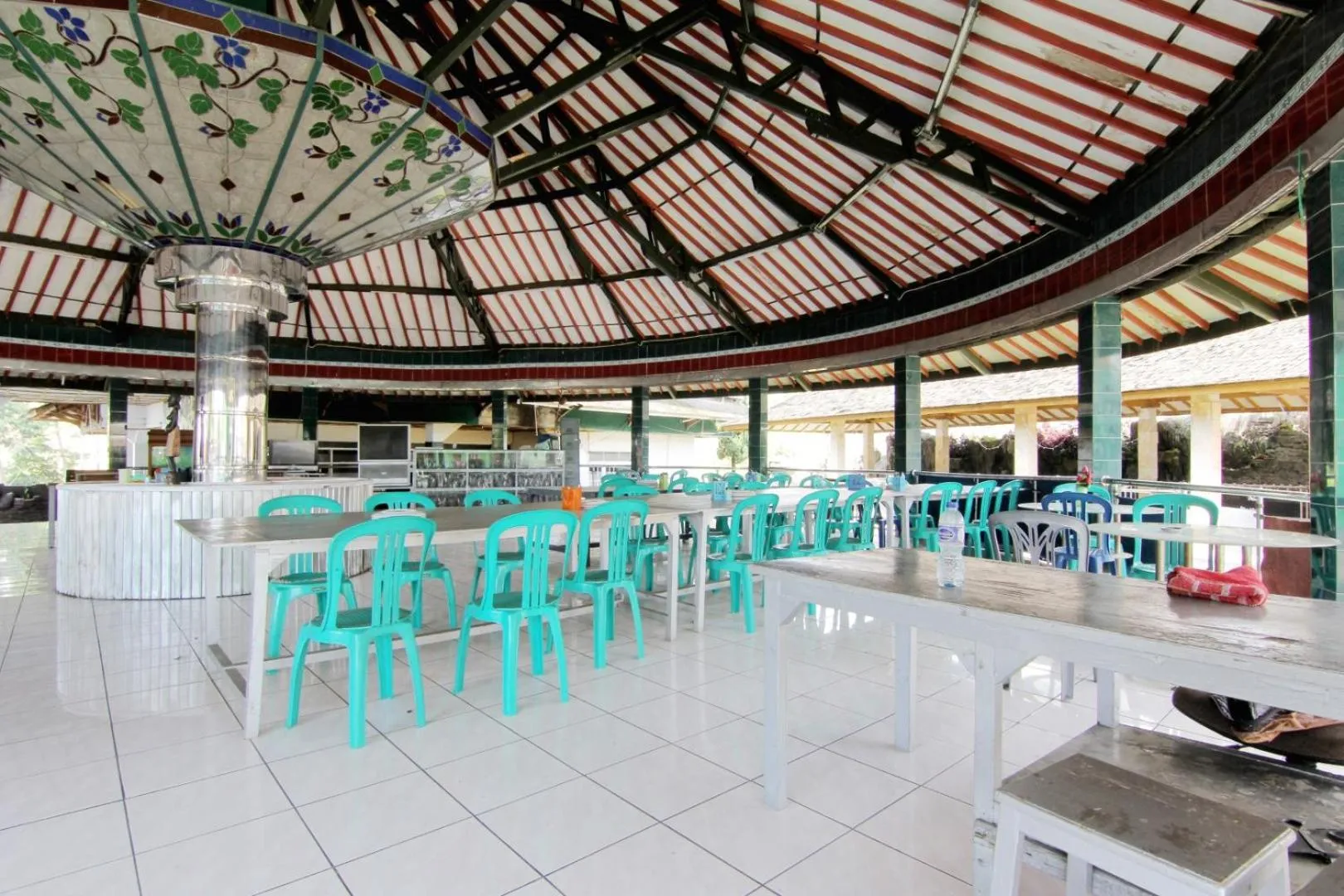 Restaurant/places to eat in Villa Penginapan Purnama