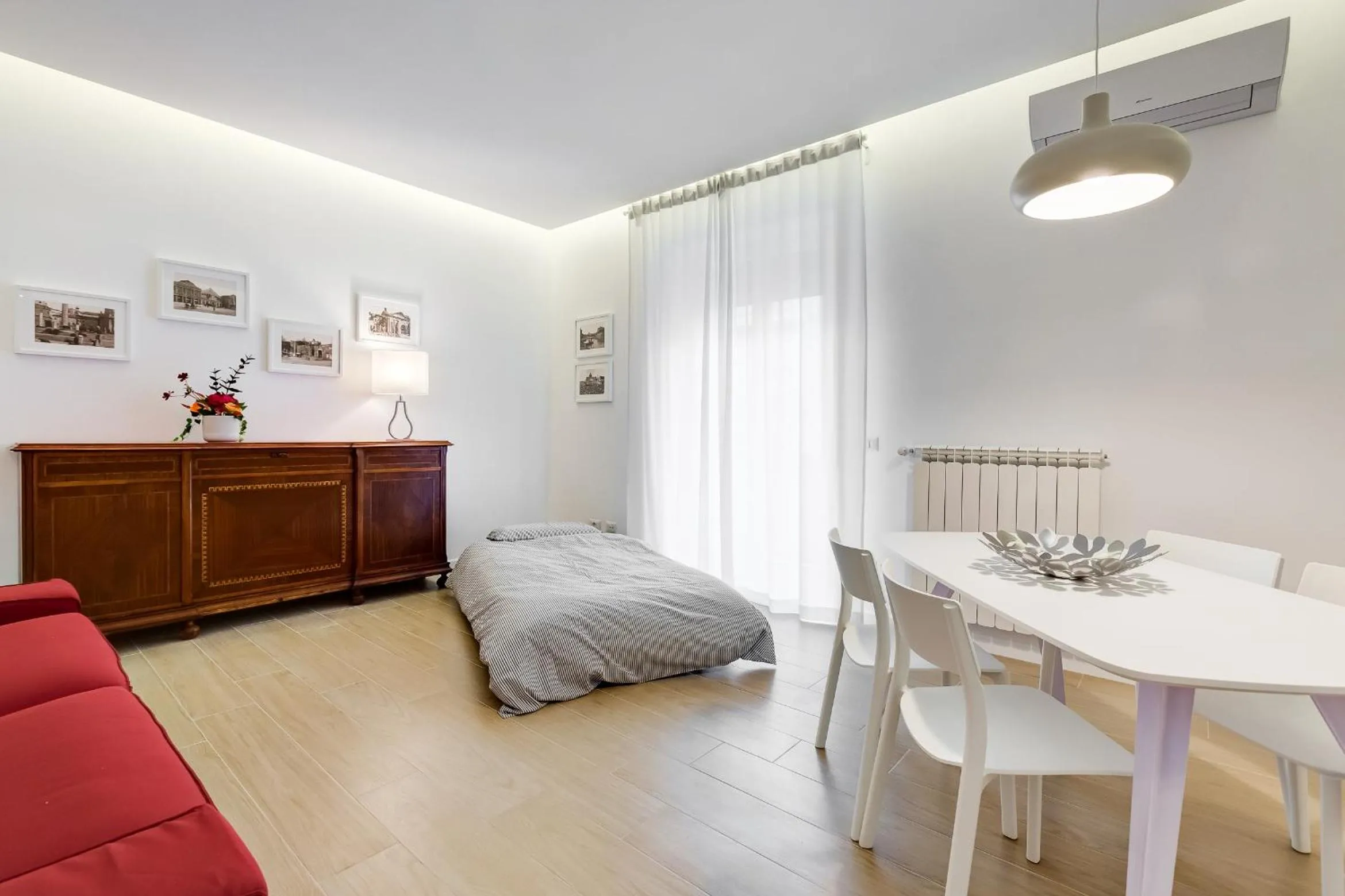 Bed in Lovely 3 rooms apartment close Trastevere Station
