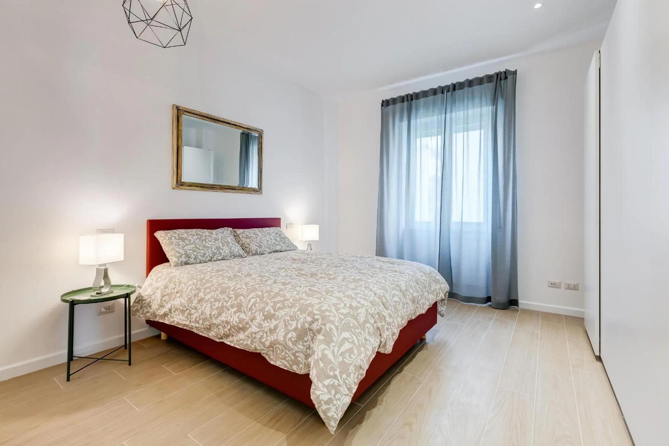 Bed in Lovely 3 rooms apartment close Trastevere Station