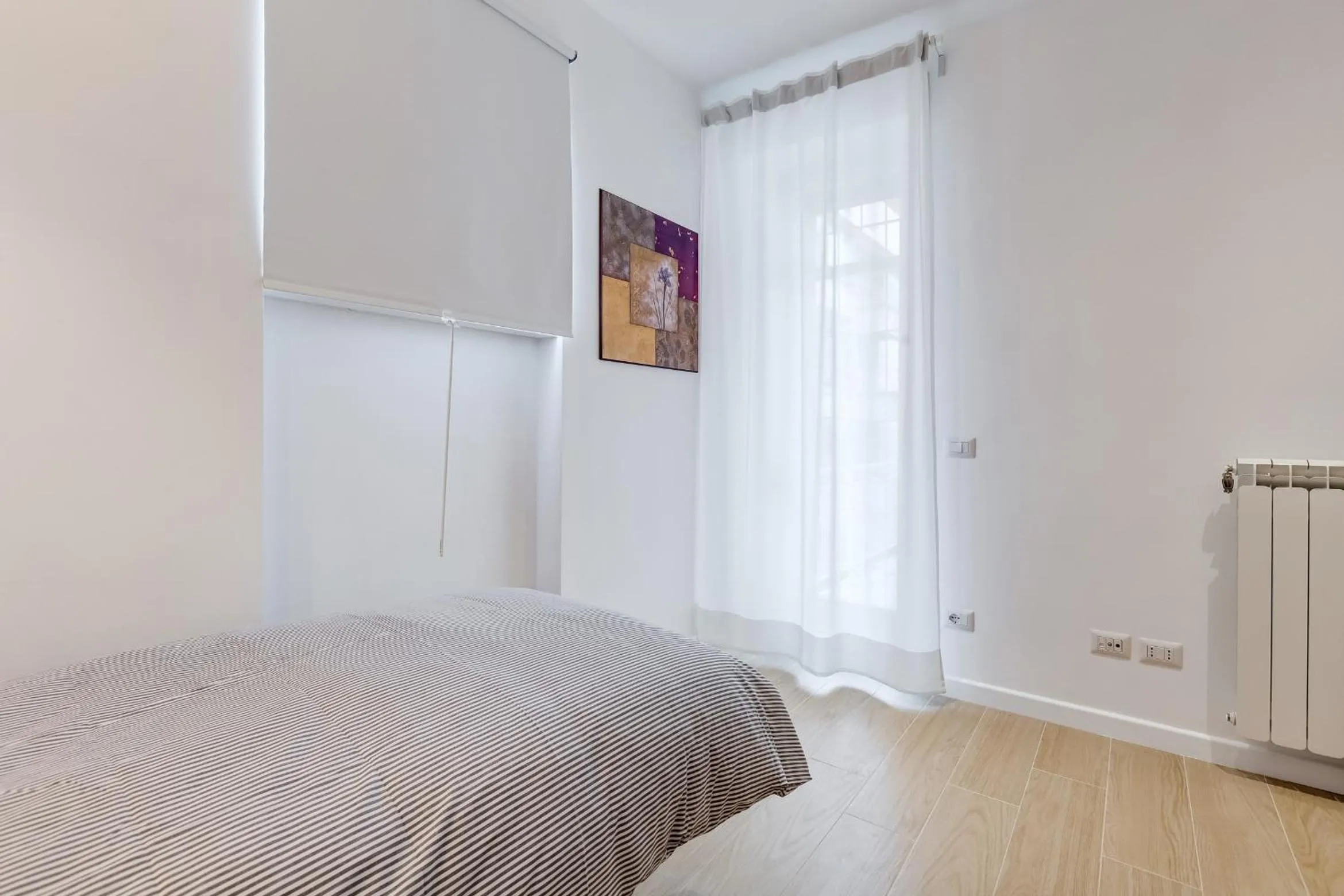 Bed in Lovely 3 rooms apartment close Trastevere Station