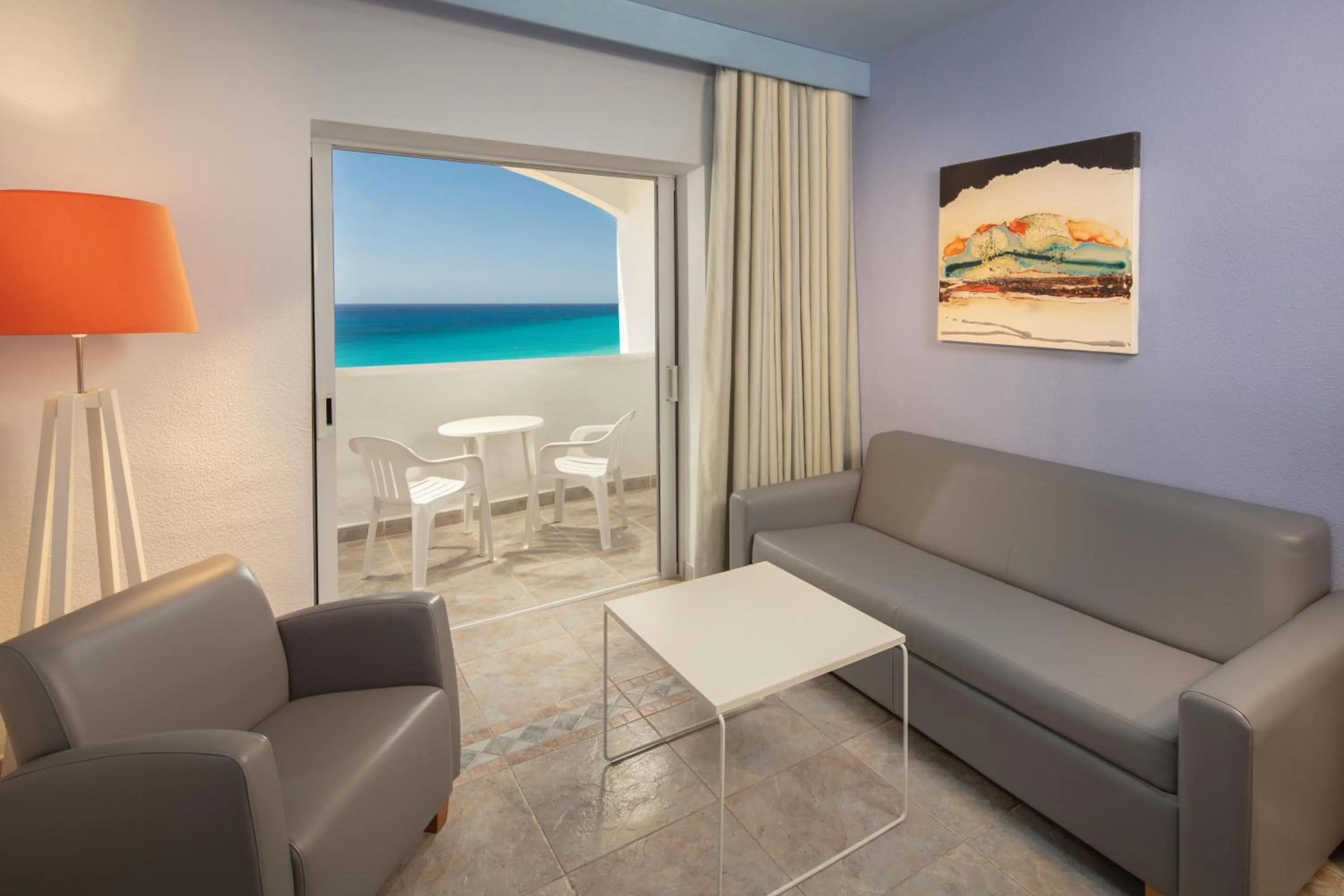 Photo of the whole room in Club Jandía Princess