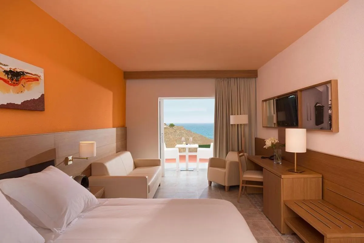 Photo of the whole room, Bed in Club Jandía Princess