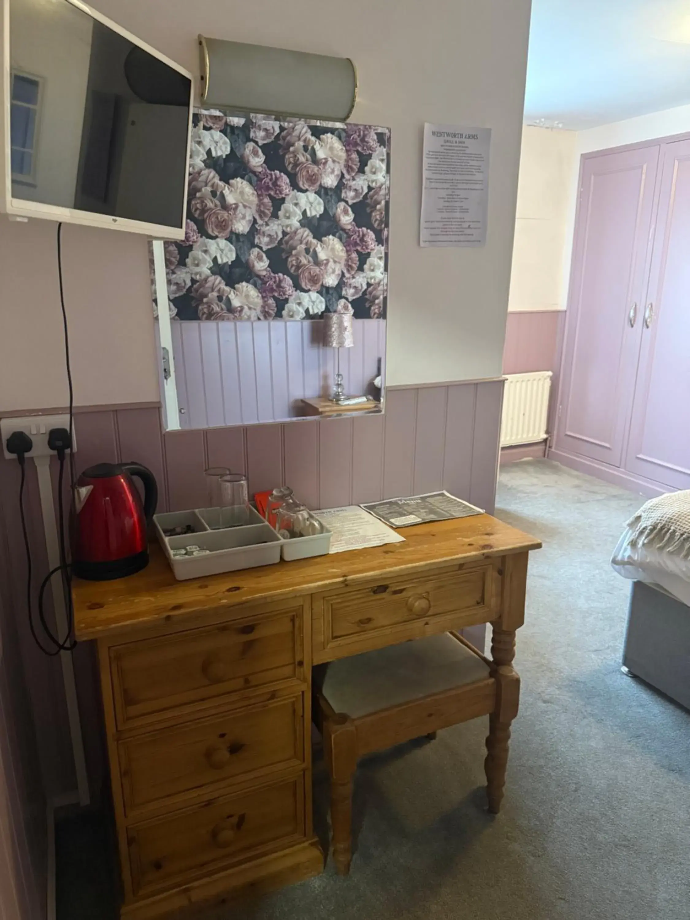 Bedroom, Bed in Wentworth arms Bedroom, Bed in Wentworth arms