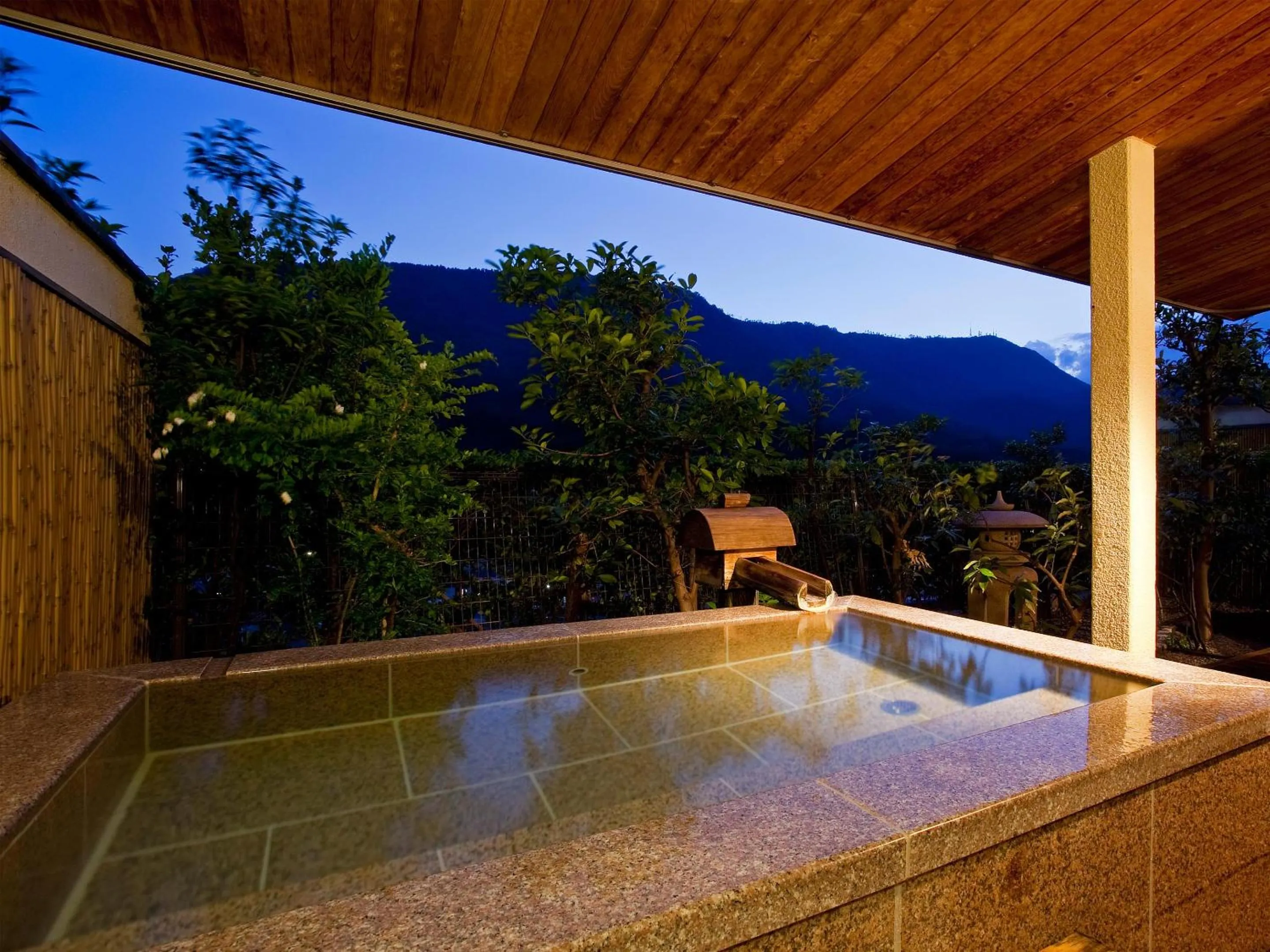 Hot Spring Bath in Yumoto Konpira Onsen Hananoyu Kobaitei