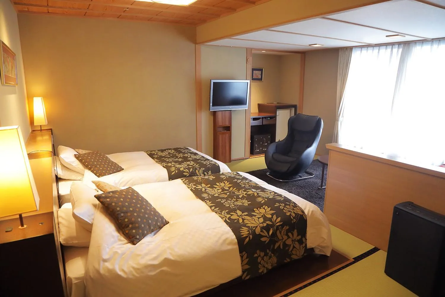 Photo of the whole room, Bed in Yumoto Konpira Onsen Hananoyu Kobaitei