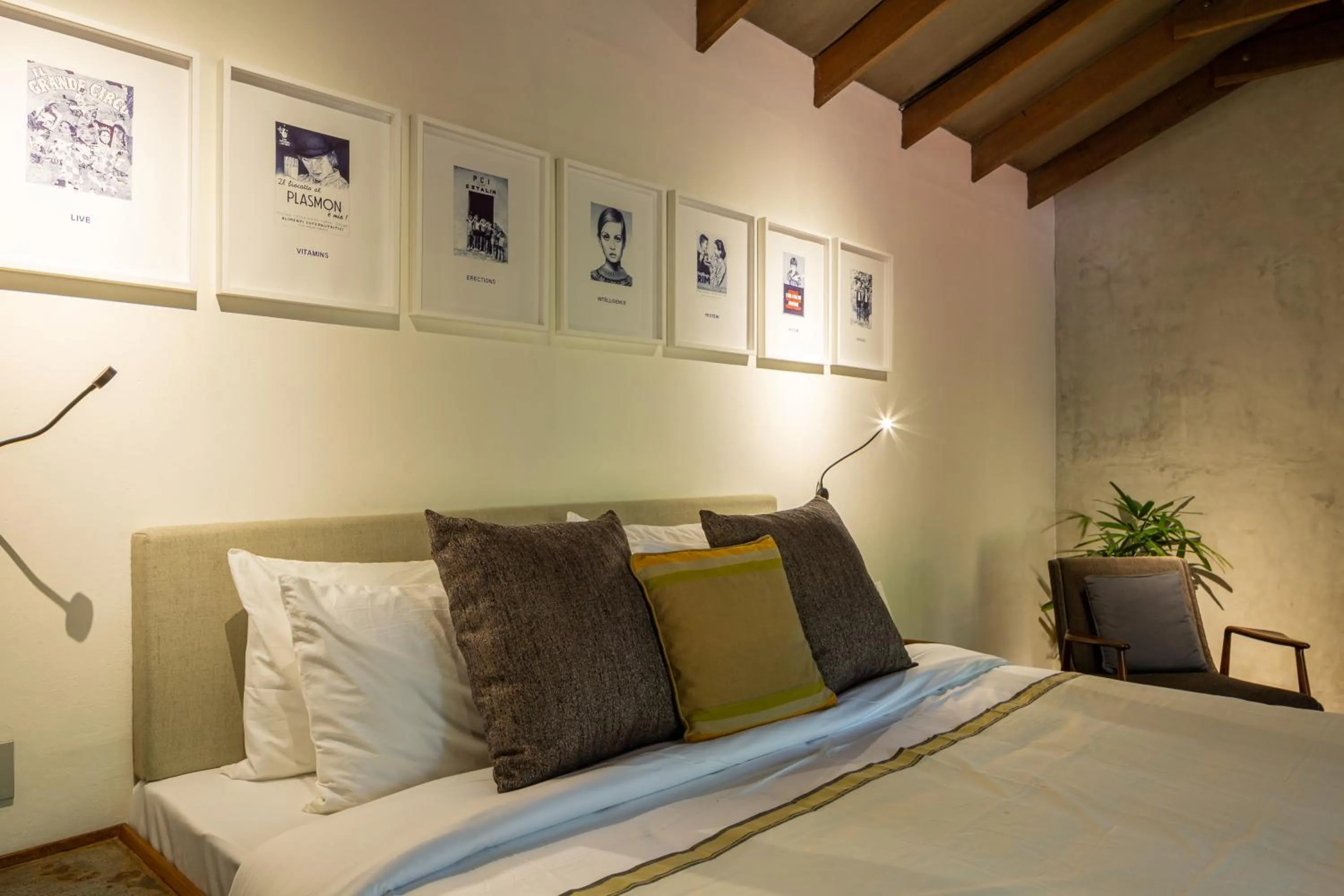 Bed in The Postcard Mandalay Hall, Kochi