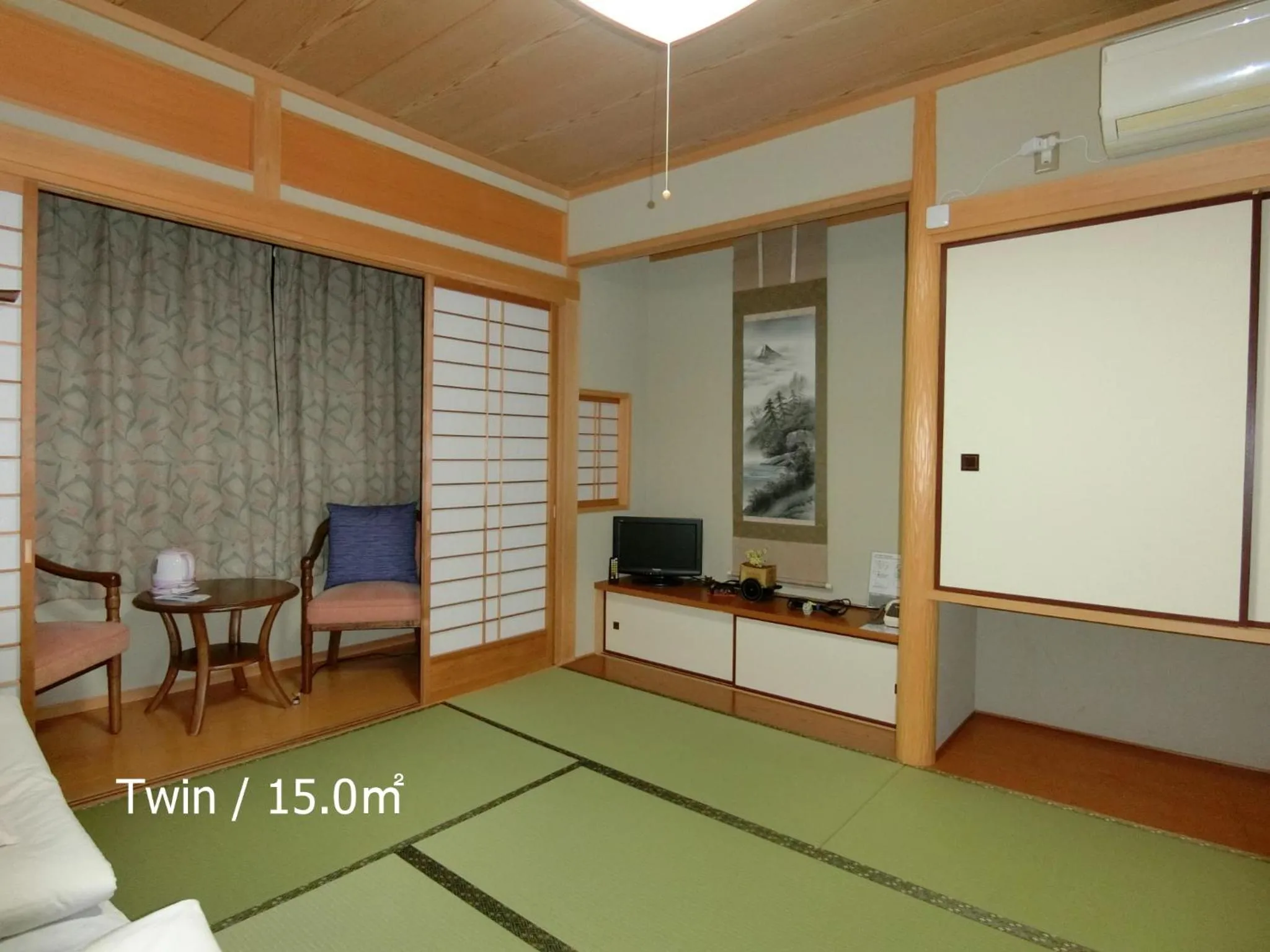 Photo of the whole room in Ryokan Kyoraku