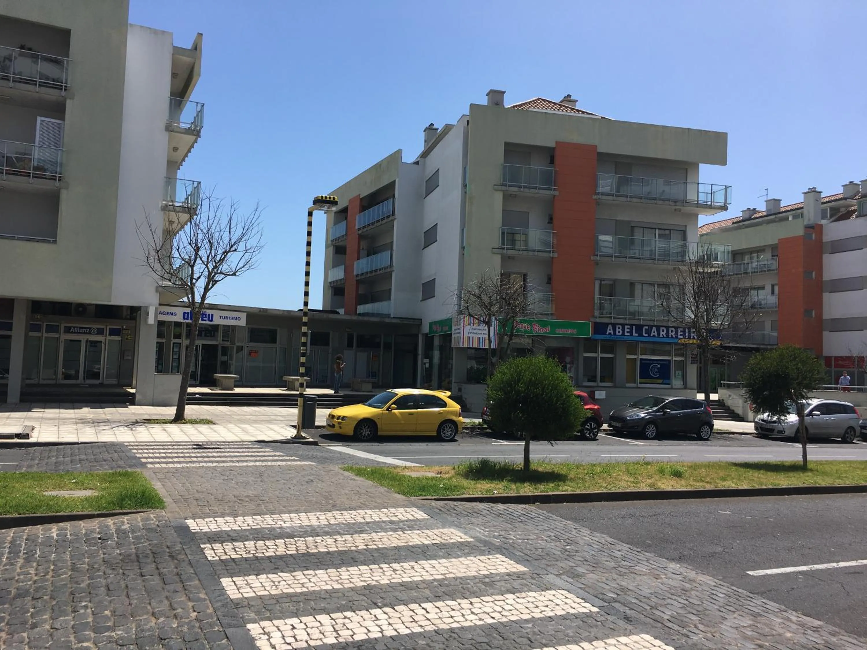 Property building in Azor Central Lodge