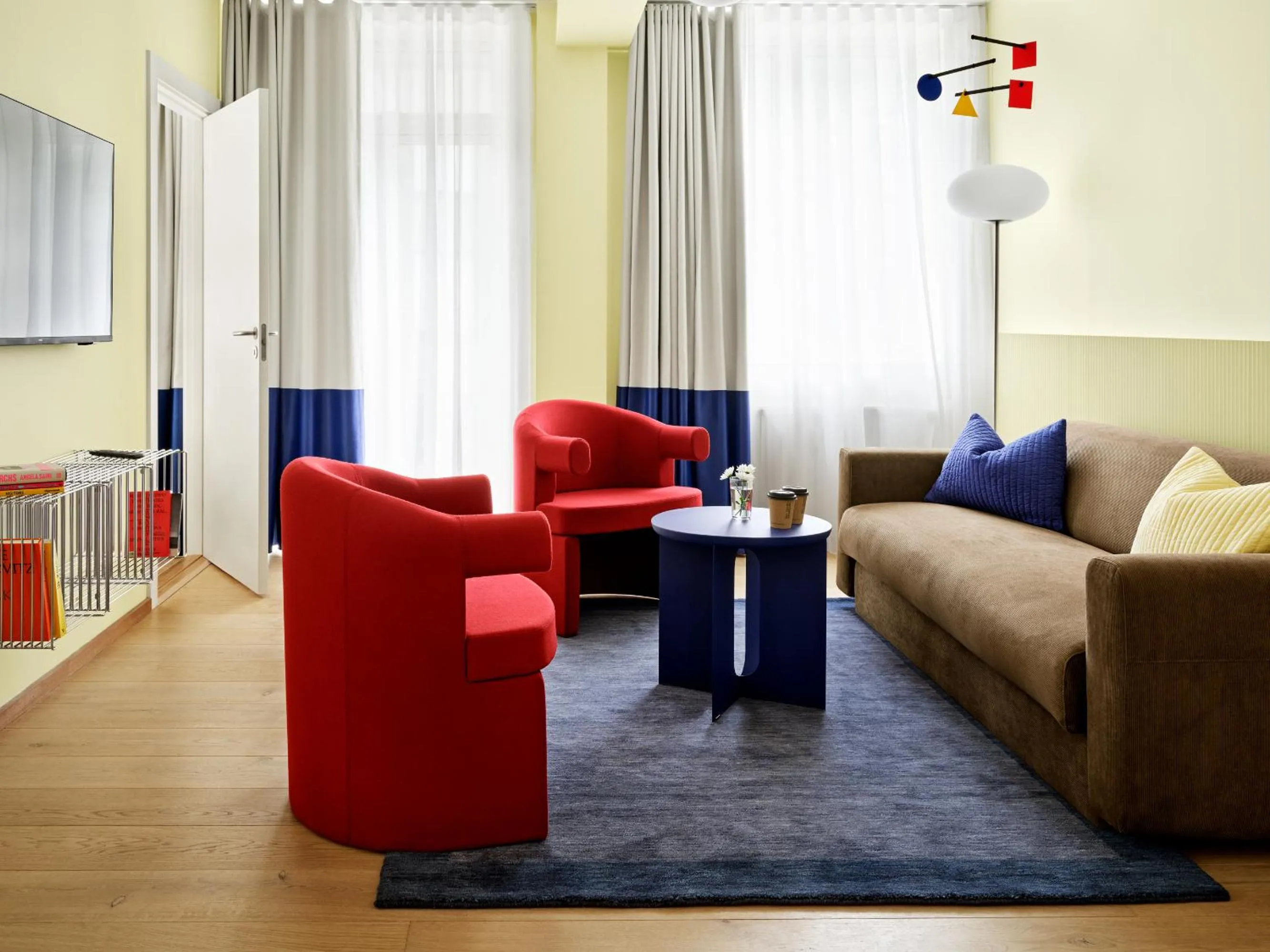 TV and multimedia in BRIK Apartment Hotel