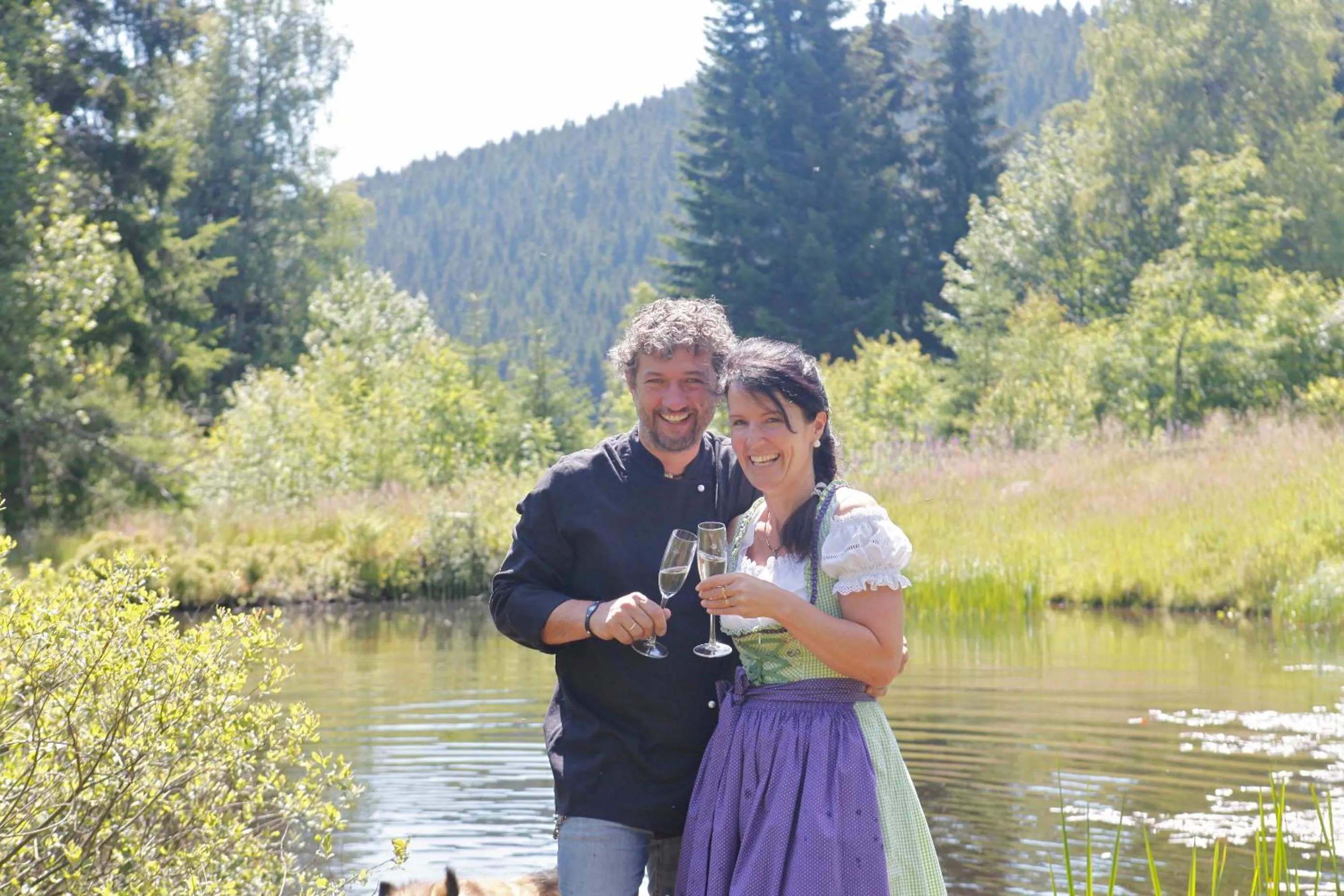 People in Hotel & Restaurant Grüner Baum - Die Grüne Oase Am Feldberg