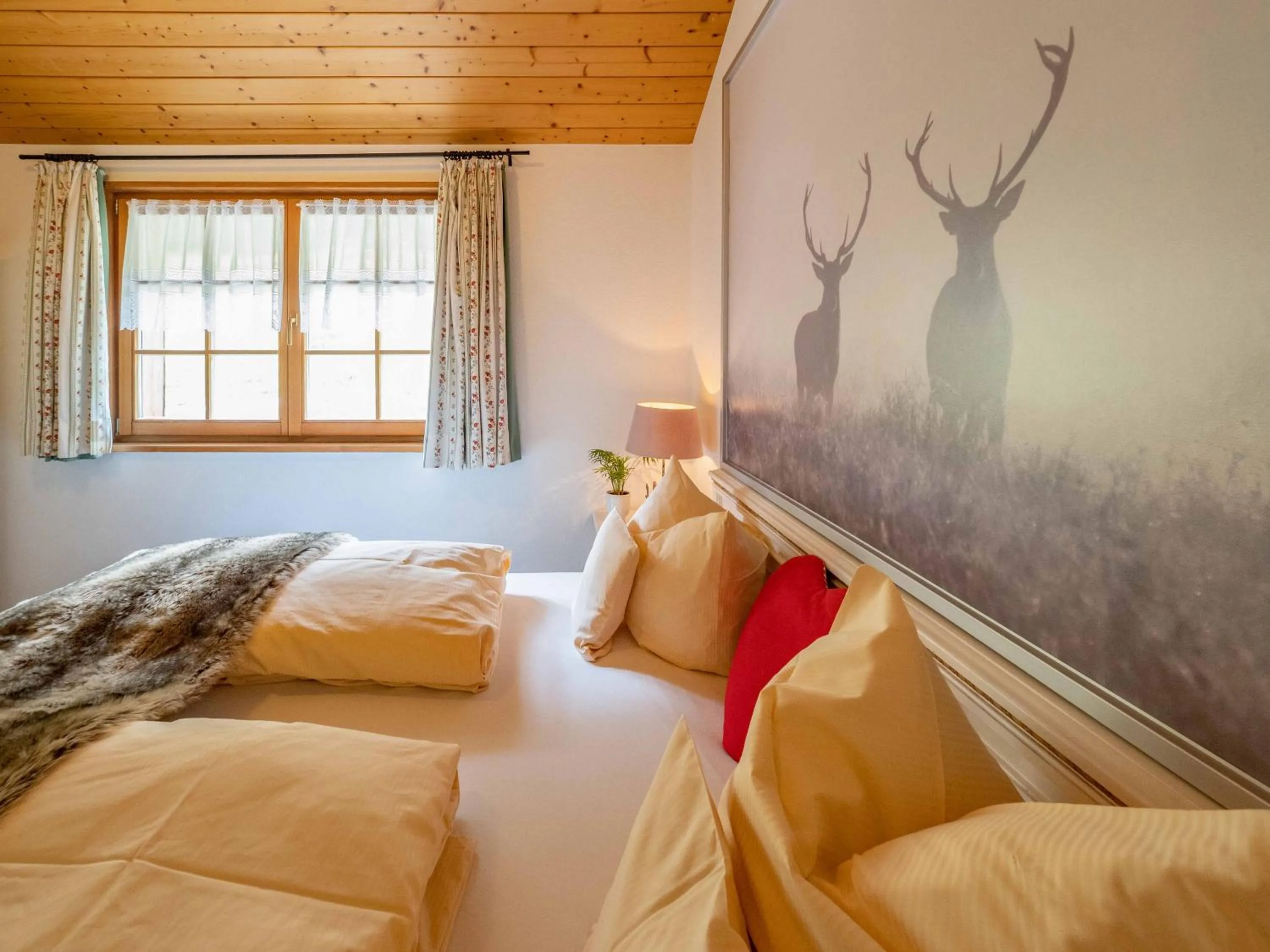 Bed in Hotel & Restaurant Grüner Baum - Die Grüne Oase Am Feldberg