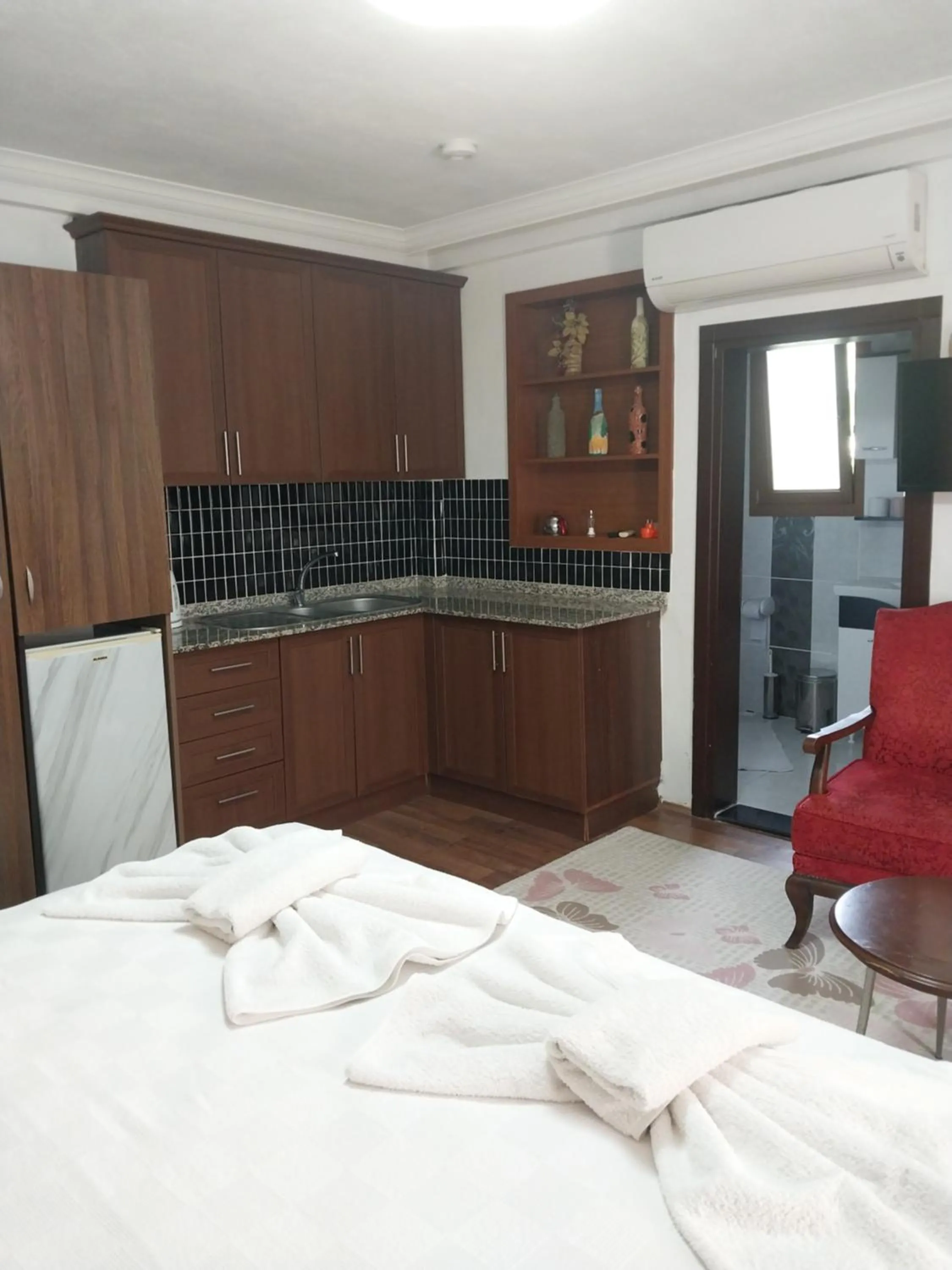 furniture, Bed in Jasmin Apart Otel