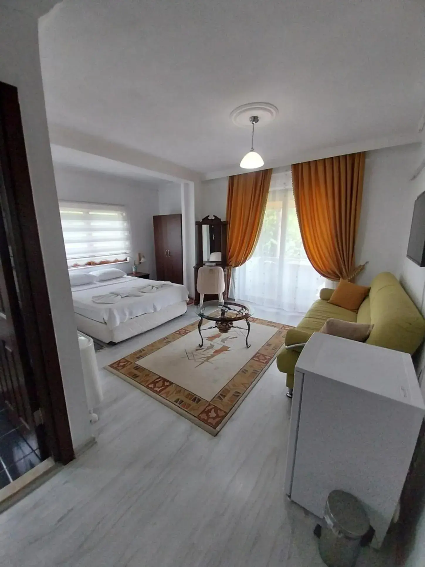Large Double Room in Jasmin Apart Otel Large Double Room in Jasmin Apart Otel