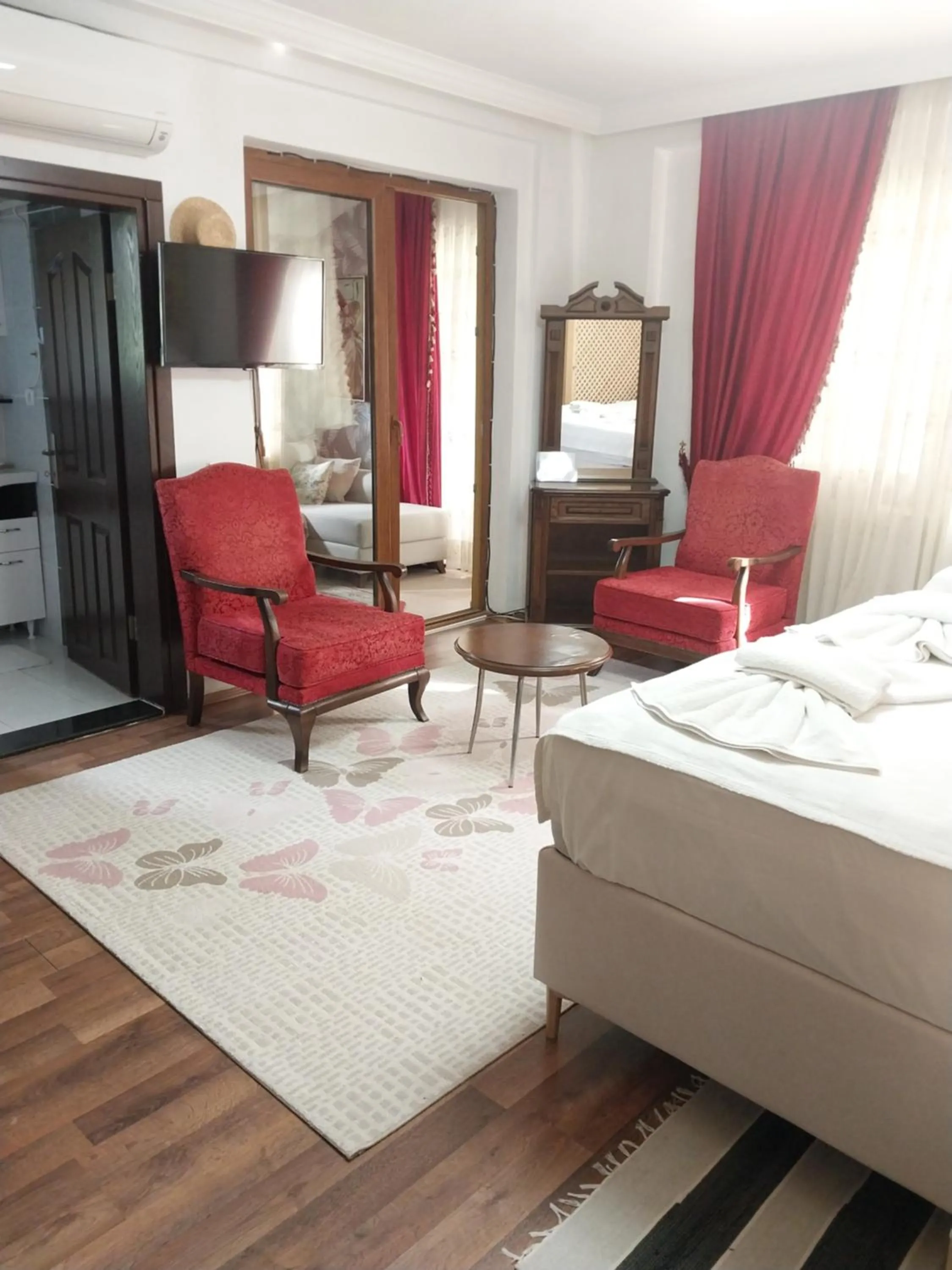 Photo of the whole room, Bed in Jasmin Apart Otel