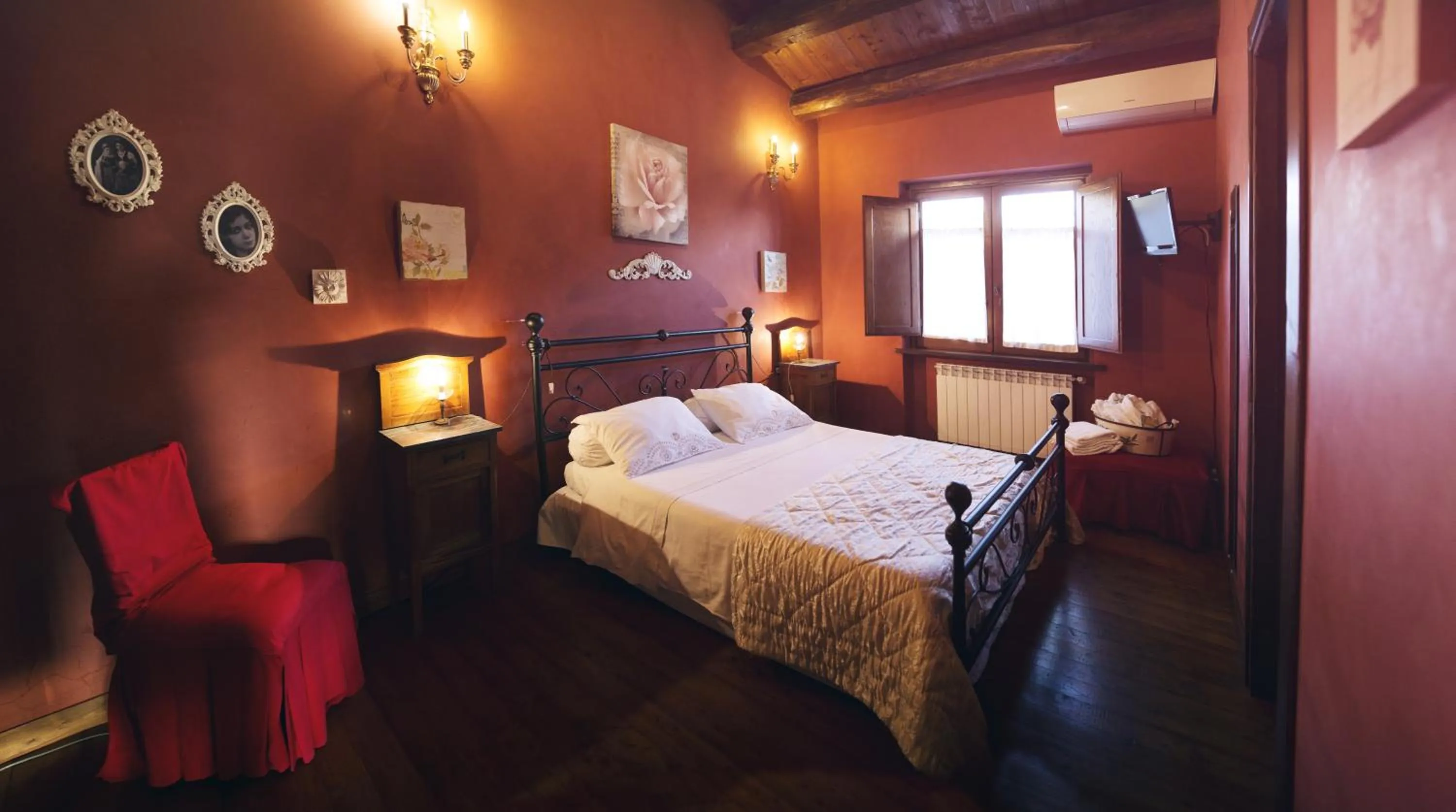 Photo of the whole room in Al Vecchio Fontanile B&B