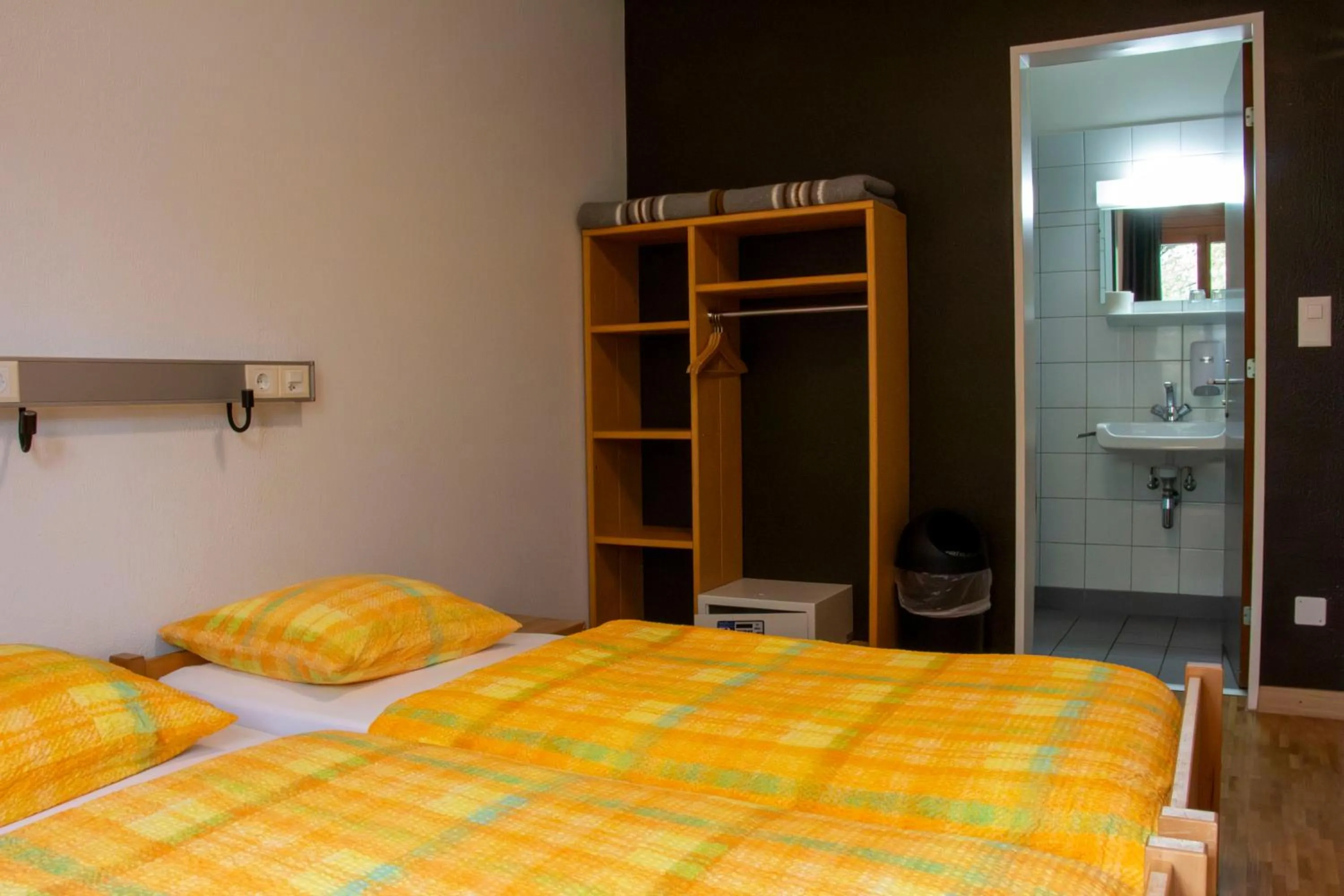 Bedroom, Bed in Geneva Hostel