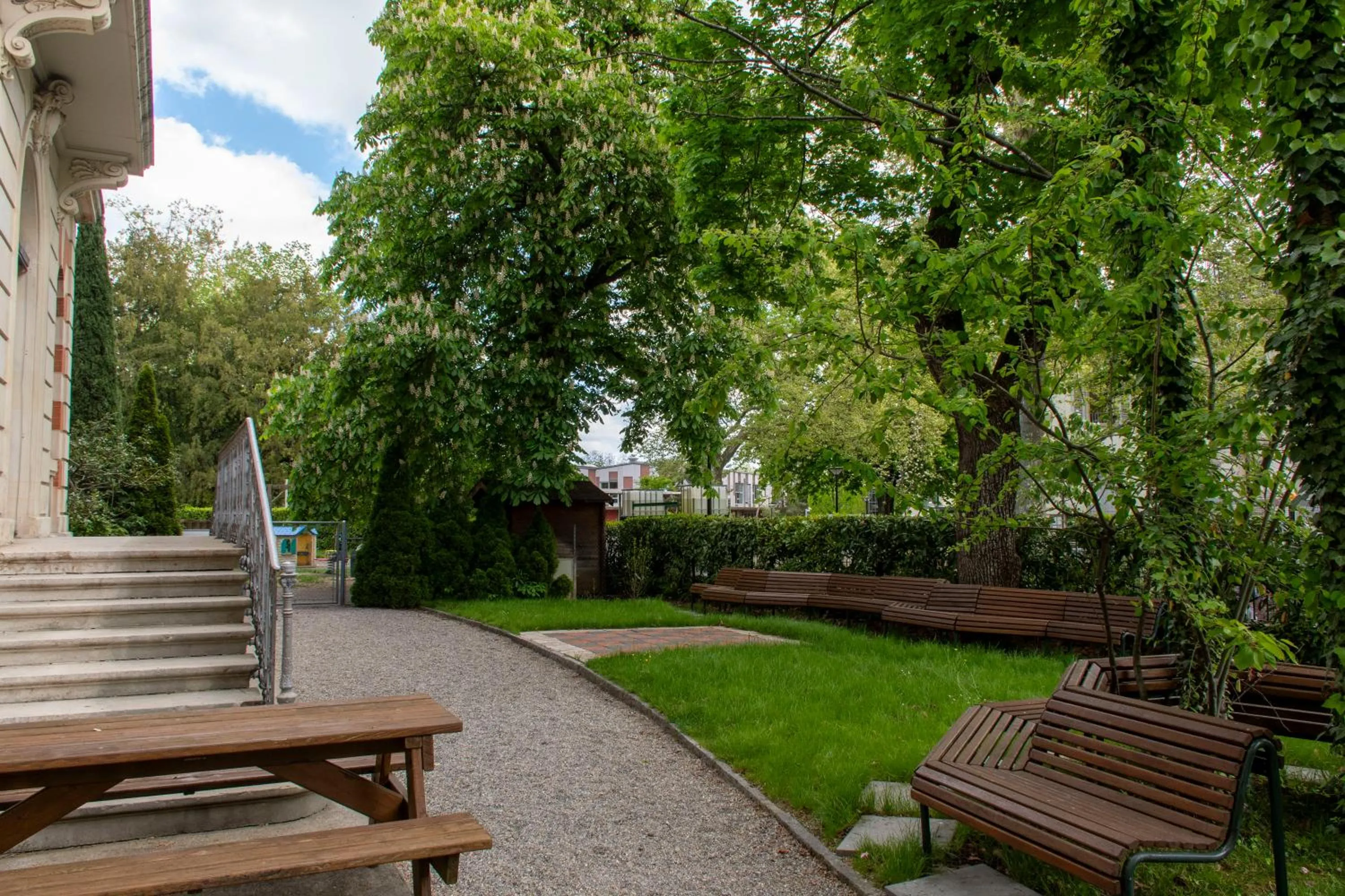 Inner courtyard view in Geneva Hostel