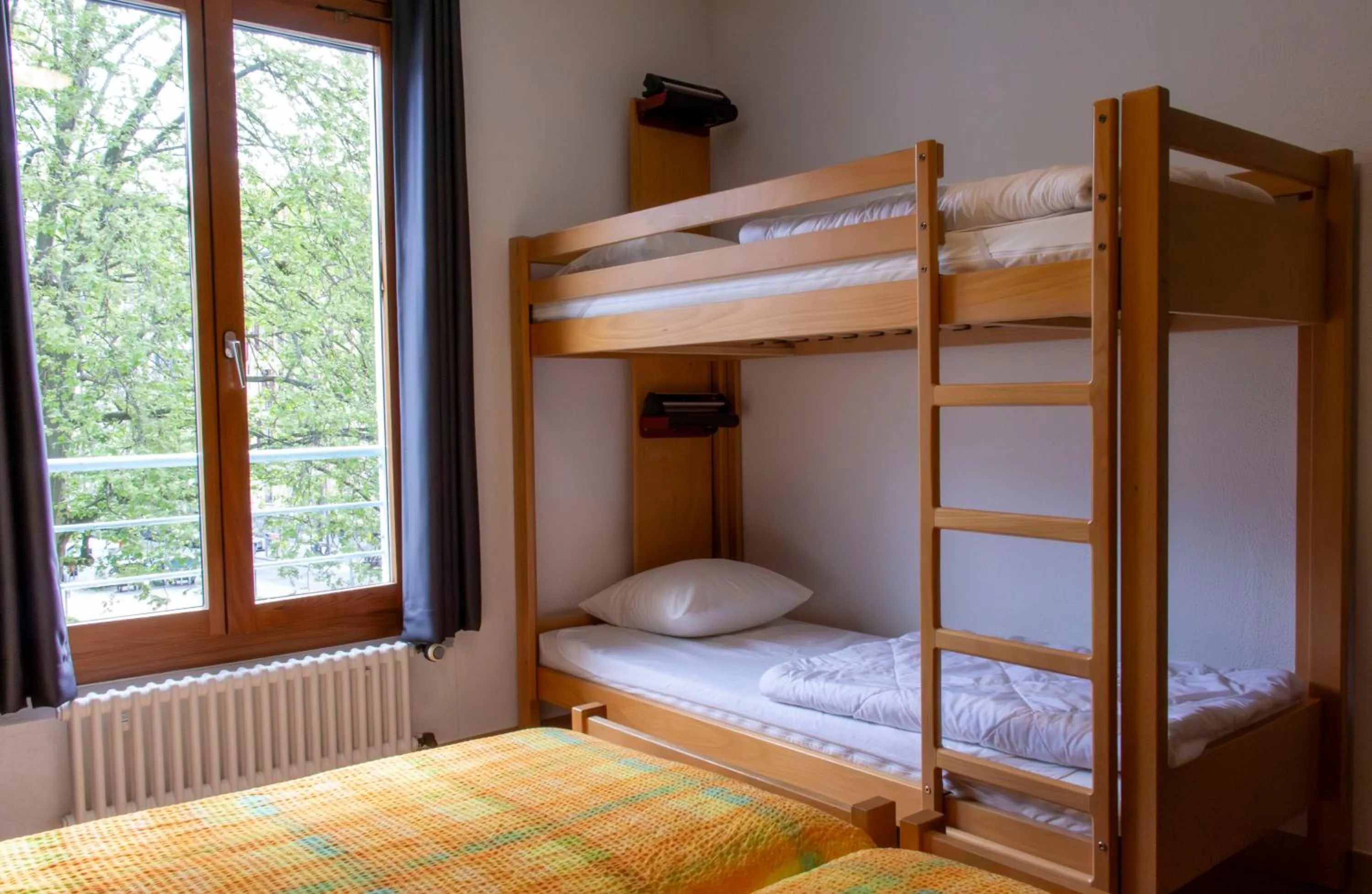 Bedroom, Bed in Geneva Hostel