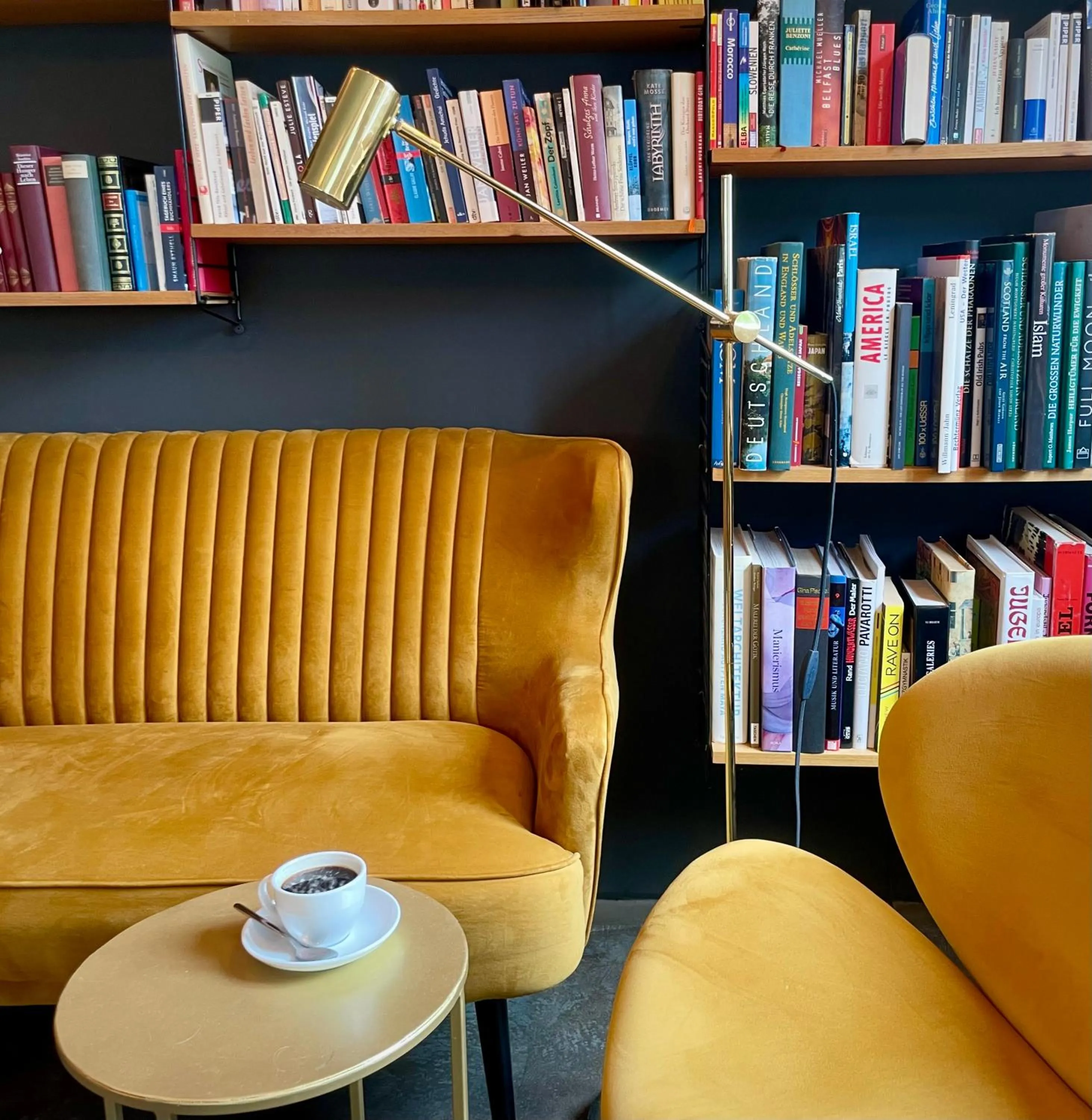 Breakfast in Hotel Tari