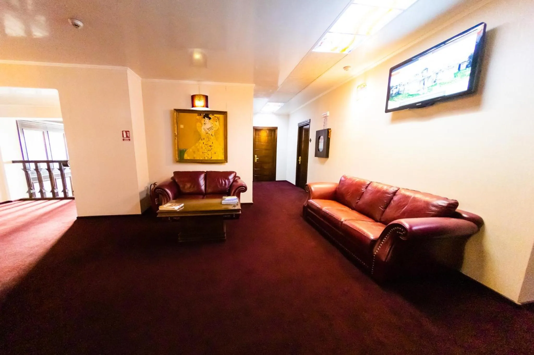 Property building, Bed in Daily Plaza Hotel