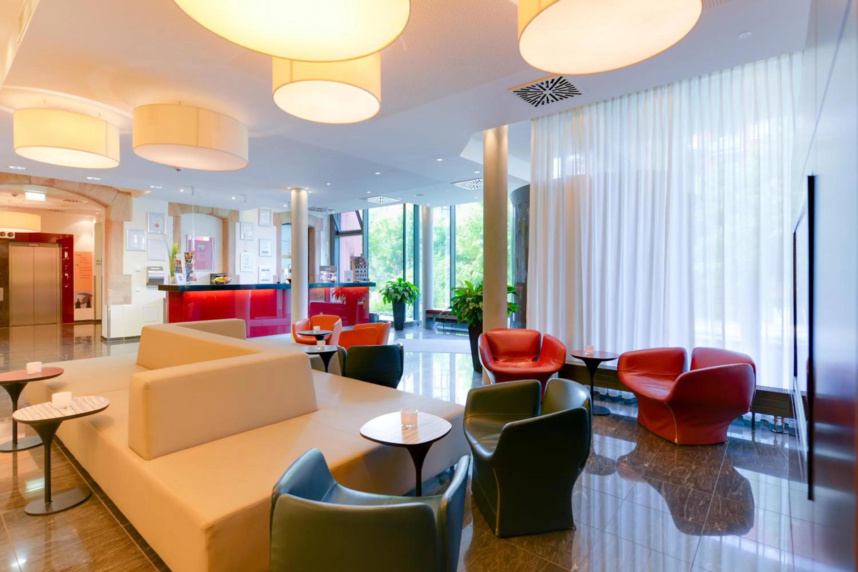 Lobby or reception in Novina Hotel Tillypark