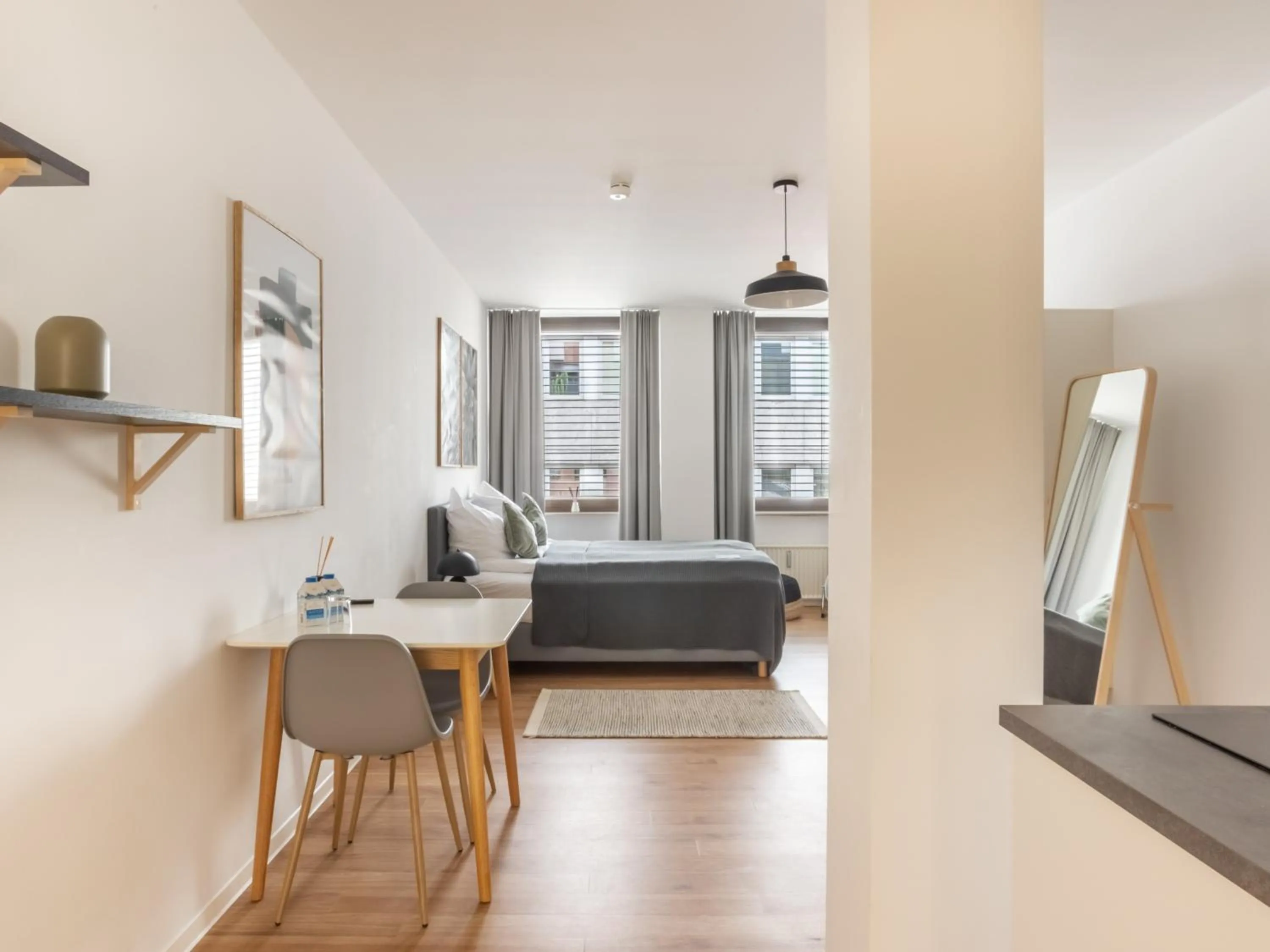 Bed in Limehome Aachen Vereinsstraße